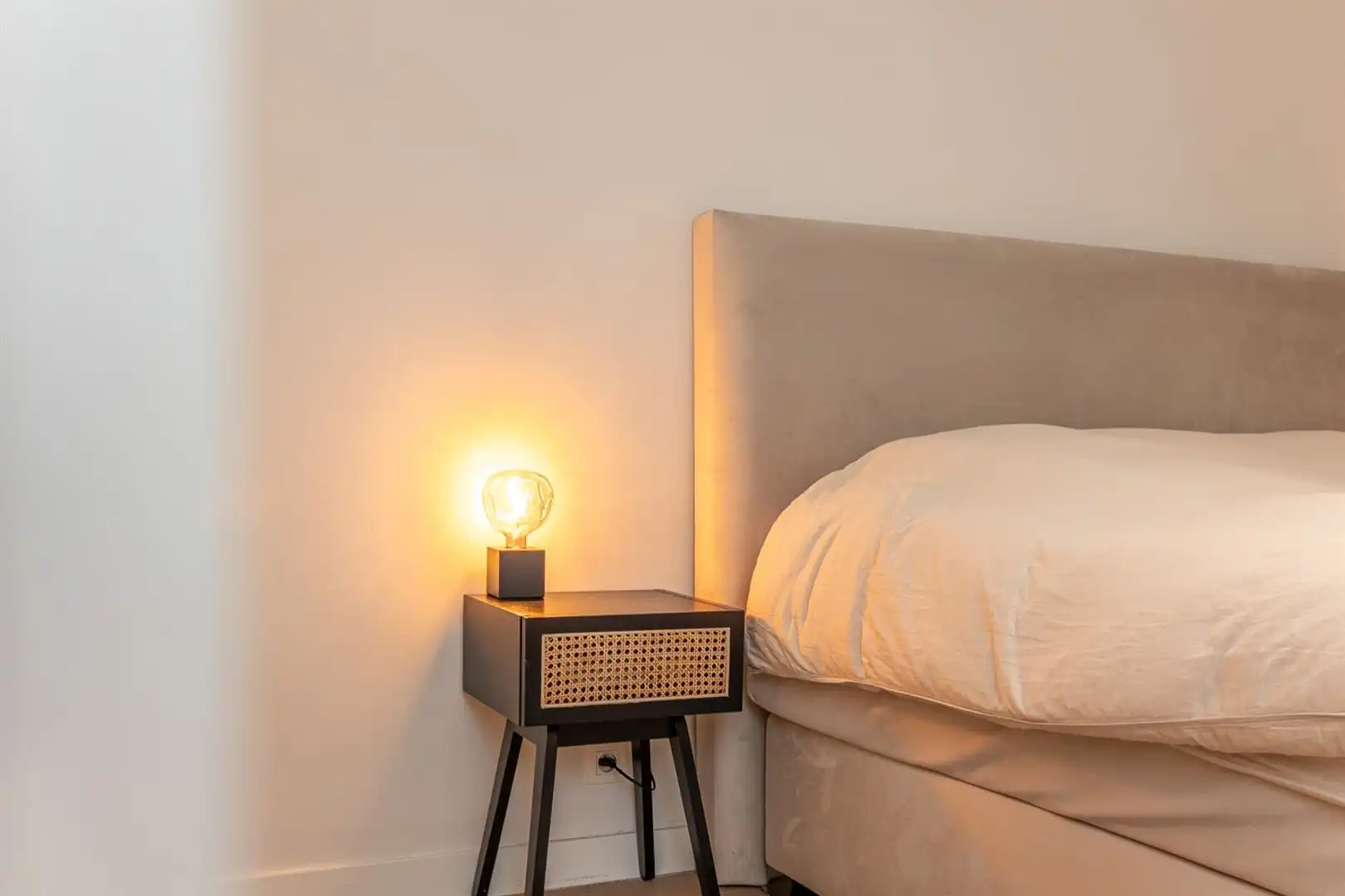 Wegdromen in een Art-deco appartement foto 12