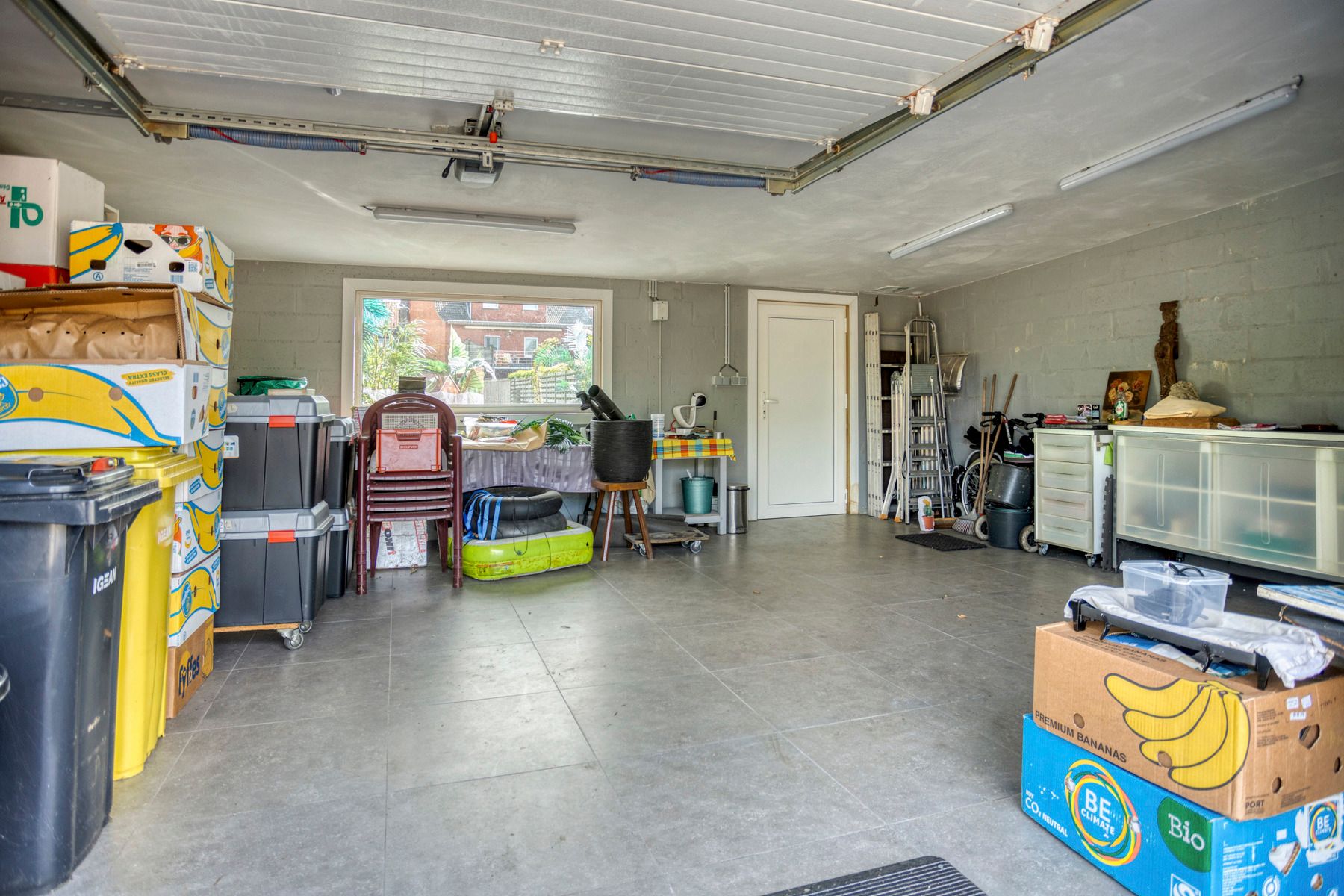 Charmante woning met ruime tuin, zwembad en garage. foto 22
