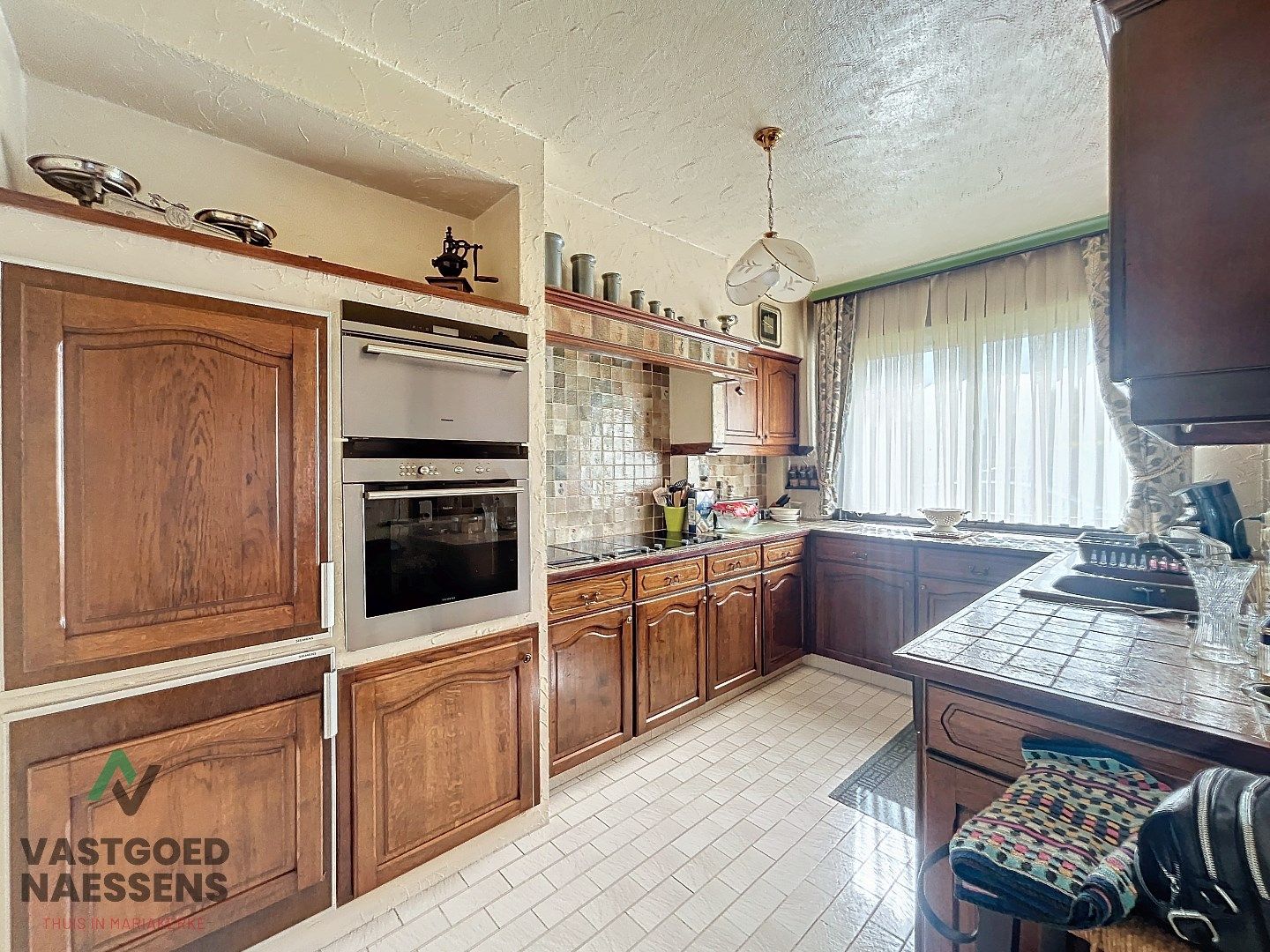 Instapklare en vrijstaande woning met inpandige garage en zonnige tuin.  foto 12