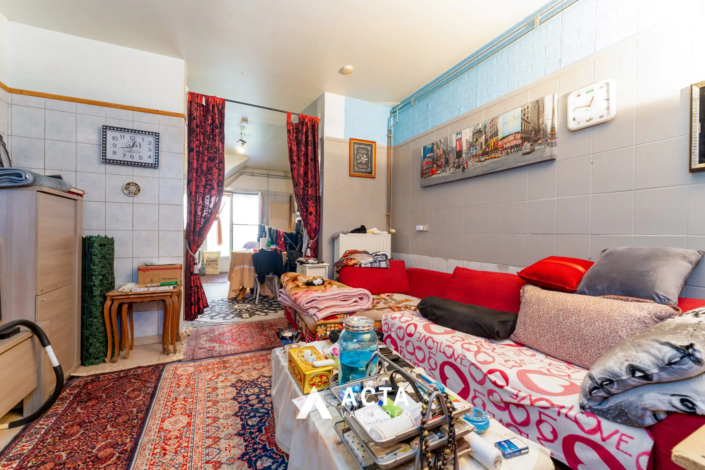 Ruime te renoveren stadswoning met 5 slaapkamers en tuin foto 4