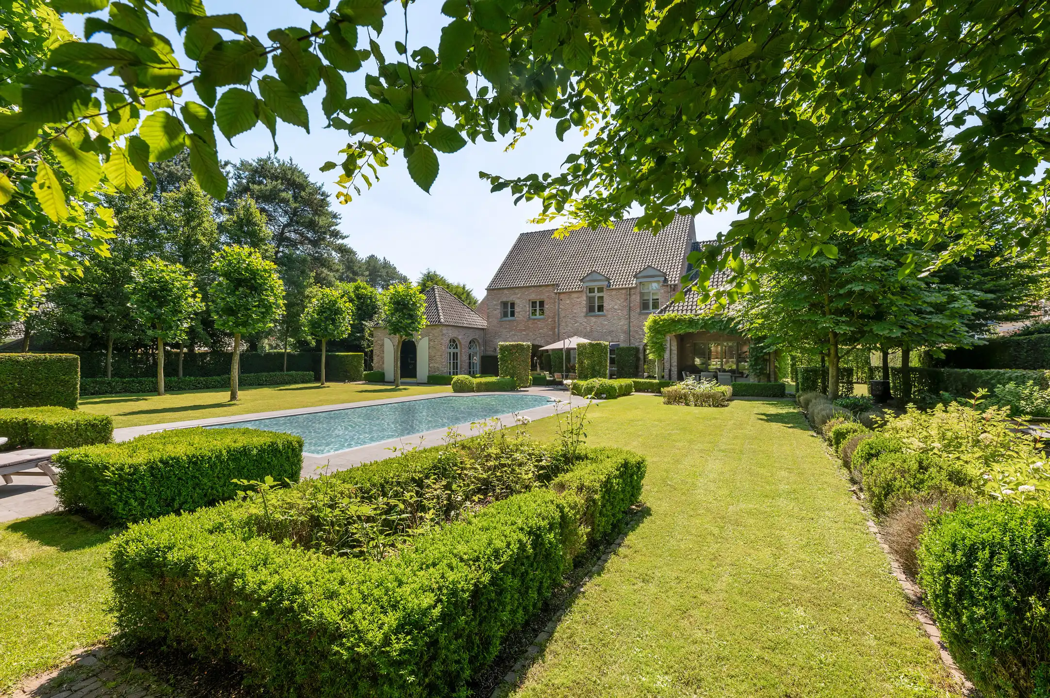 Villa van 600 m² met o.a. 4 slpk. en 3 badk.  foto 27