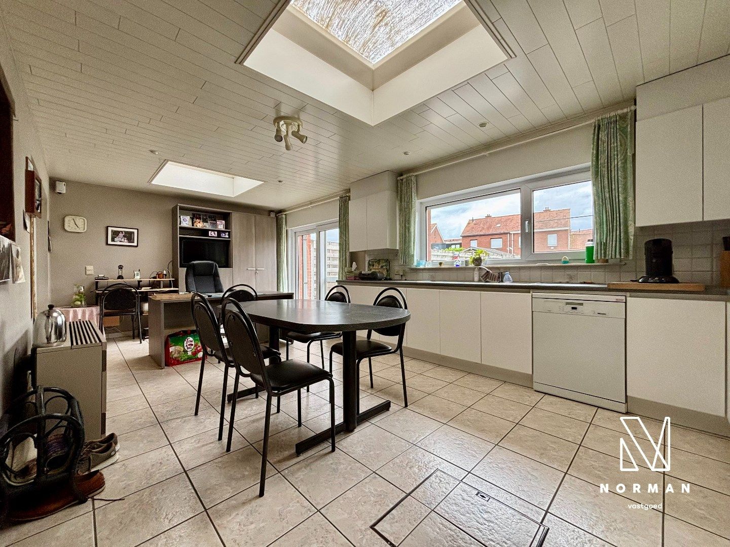 Ruime woning met prachtige tuin en 3 slaapkamers te Rumbeke! foto 6