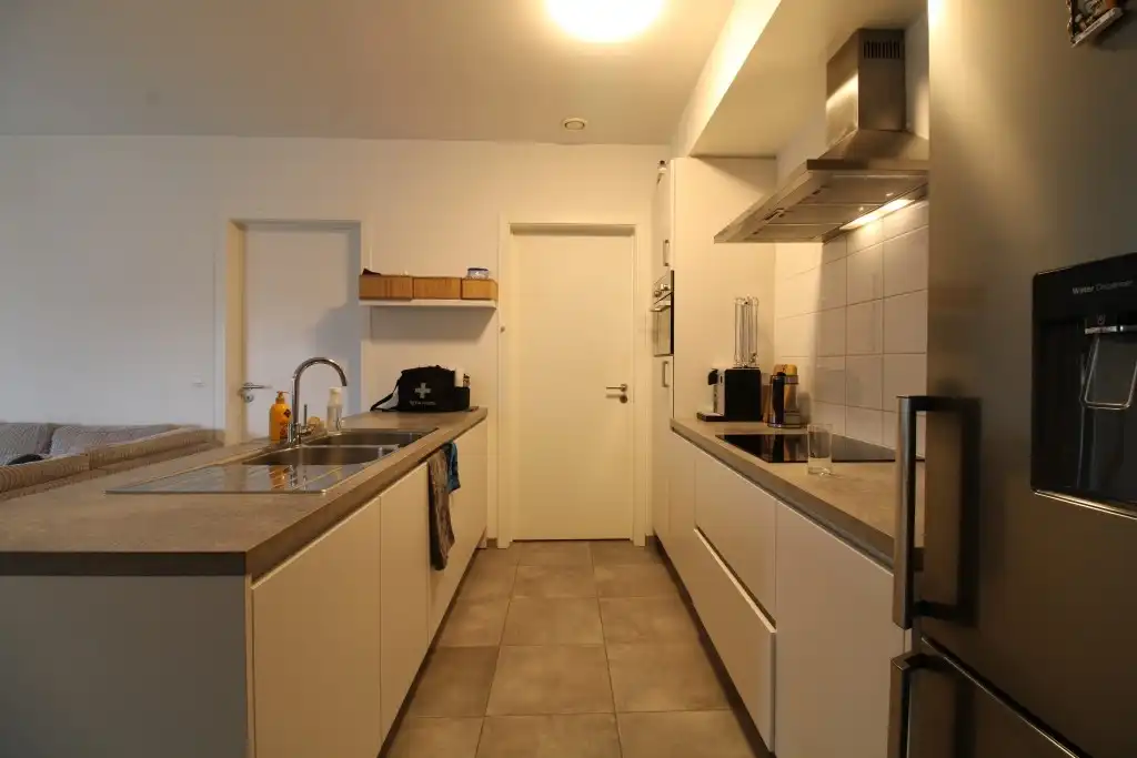 Prachtig appartement gelegen op de 1ste V met ondergrondse autostaanplaats en 2 fietsenstallingen.  foto 9