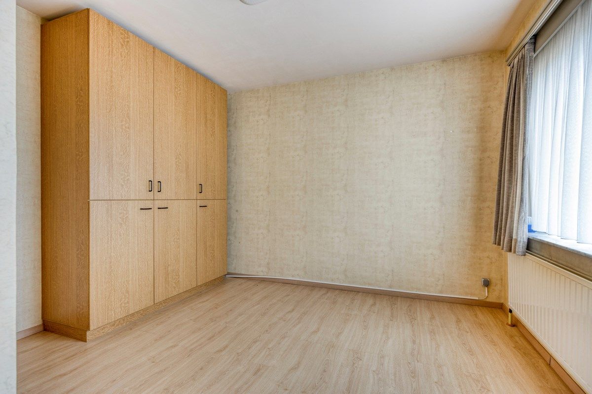 Ruim ingedeelde gelijkvloers woning met 4 slpks en bijgebouw/stal op 32 are foto 19