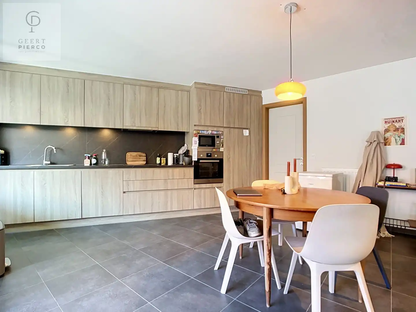 Knap appartemet met afgesloten garagebox foto 6