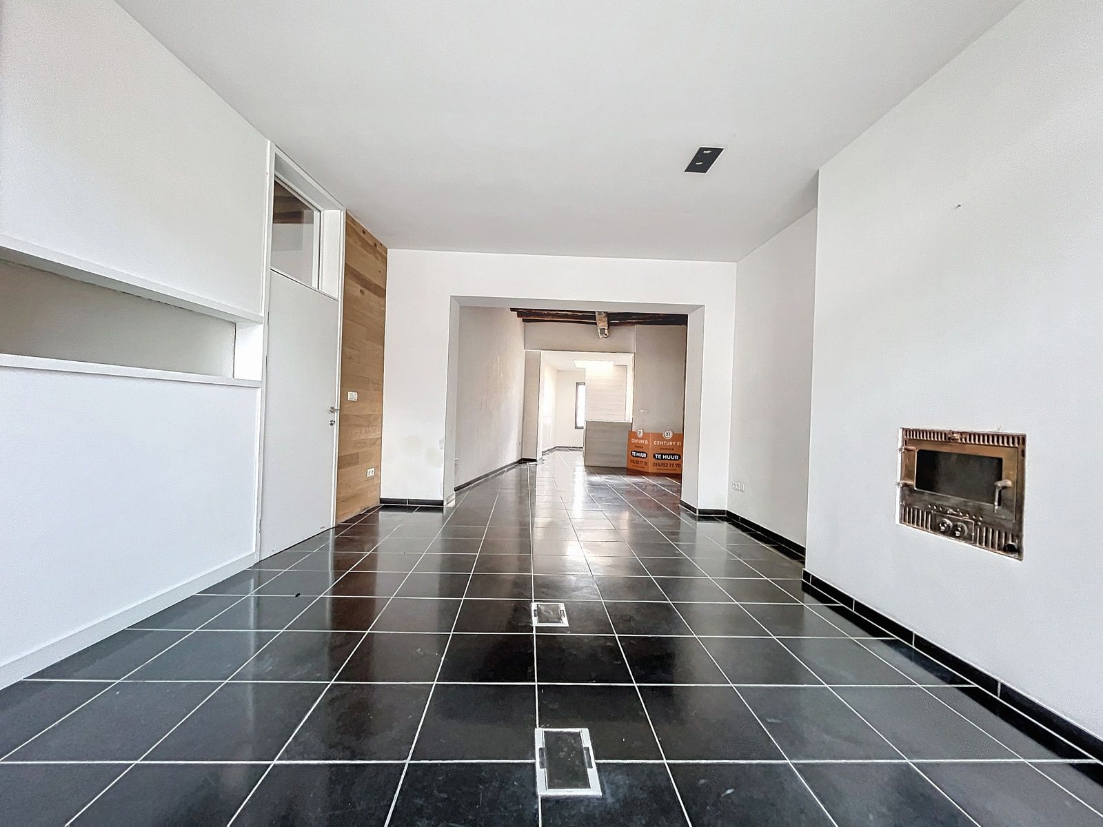 Te Huur: Gelijkvloers Handelspand op Toplocatie foto 4