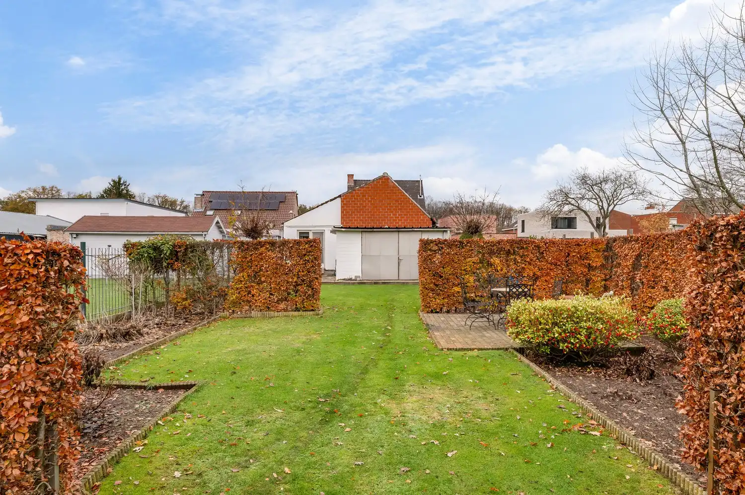 Ruime, instapklare pastorijwoning met bijgebouw op 1 180 m². foto 34