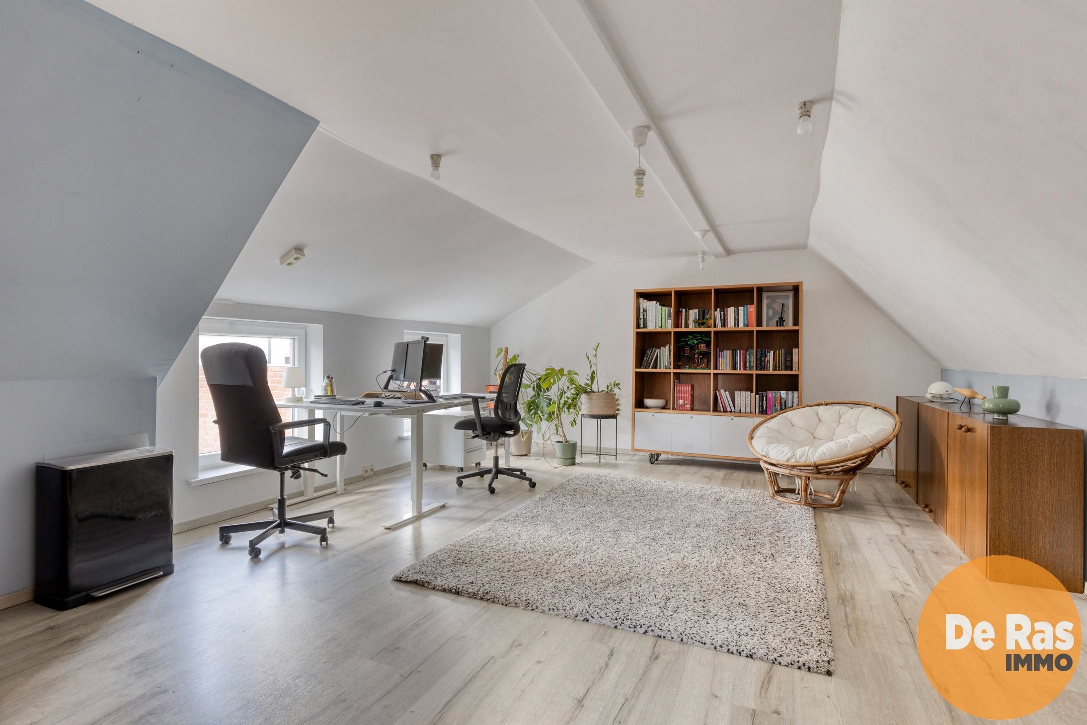 BURST - Instapklare woning met bijgebouw en ruime tuin foto 22