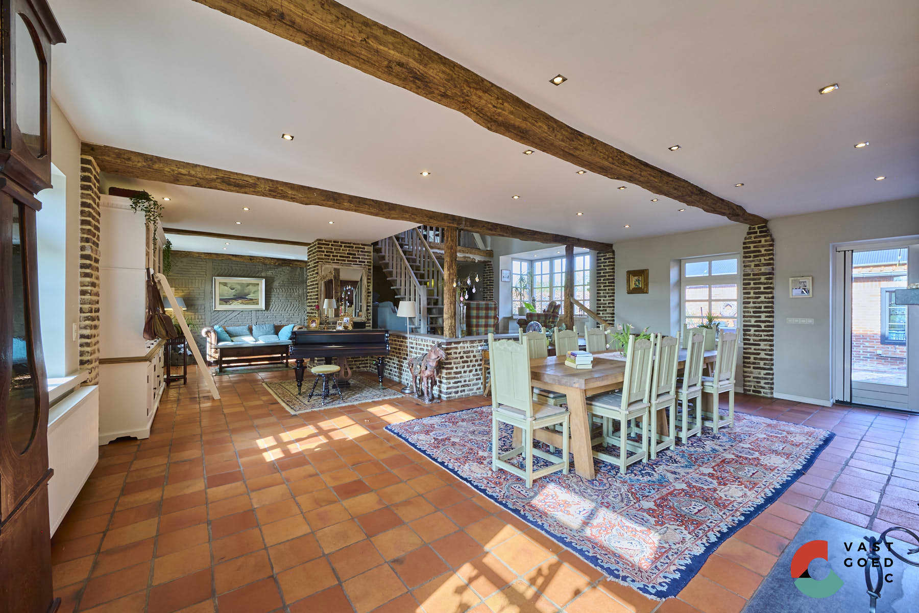 Rustig gelegen karaktervolle hoeve met zicht op de weilanden foto 3