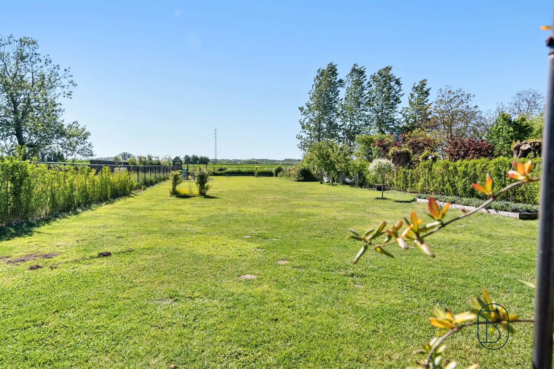 Exclusieve villa met 7 slpk, zwembad en tuin met open zicht foto 14
