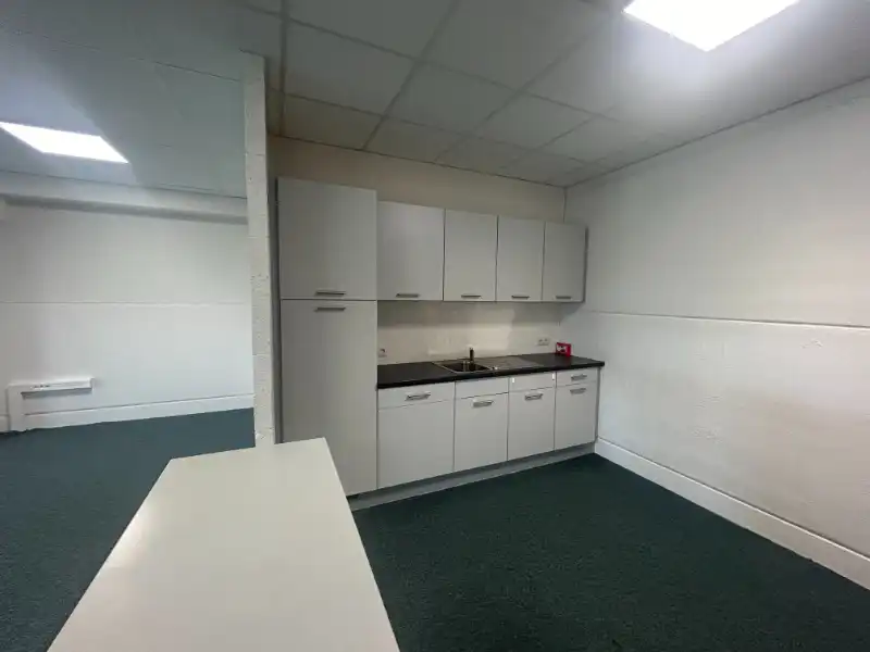 Kantoor van 213 m² op toplocatie Mariakerke (Gent) foto 8