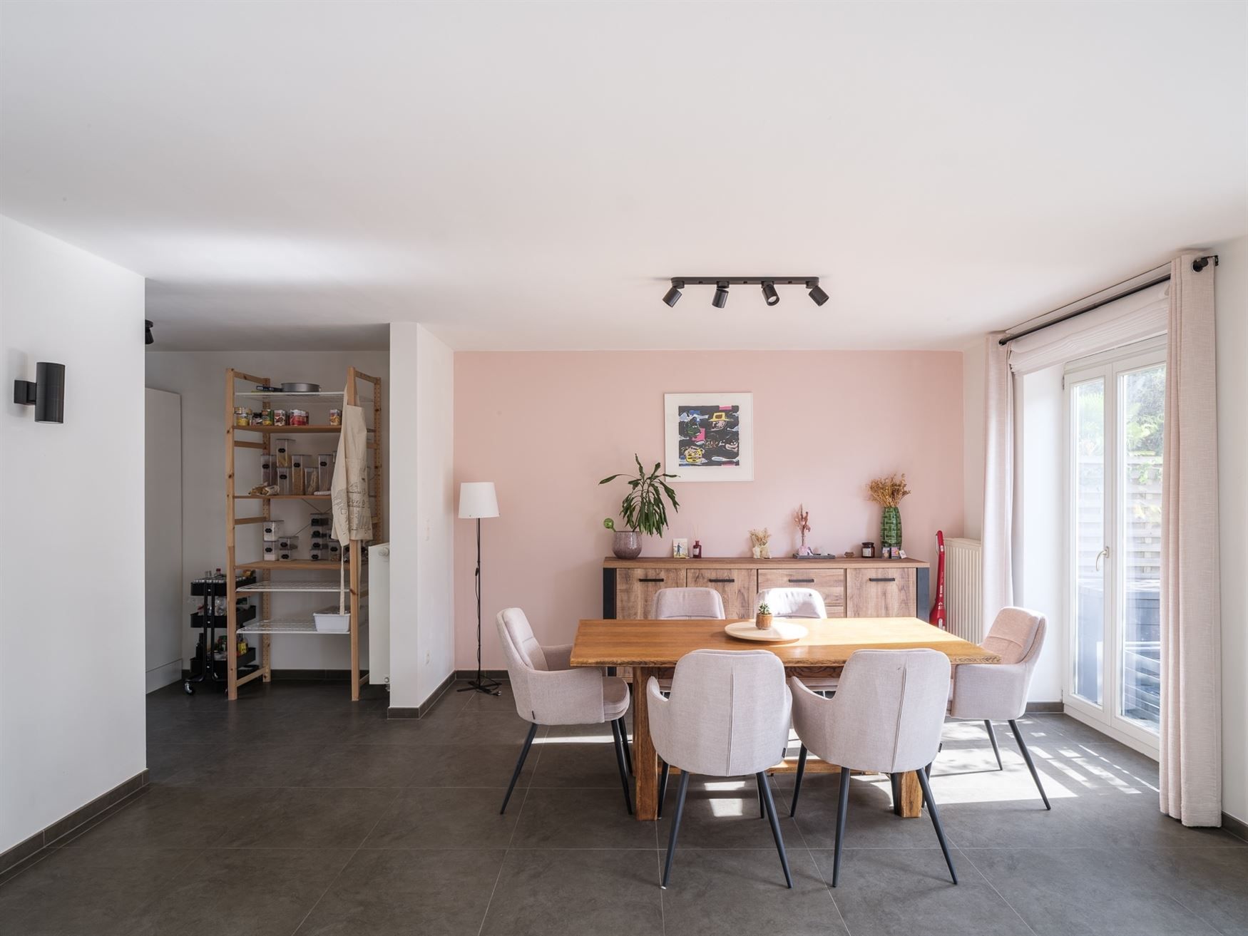 Instapklare gezinswoning met tuin & 4 slaapkamers in Wondelgem. foto 6