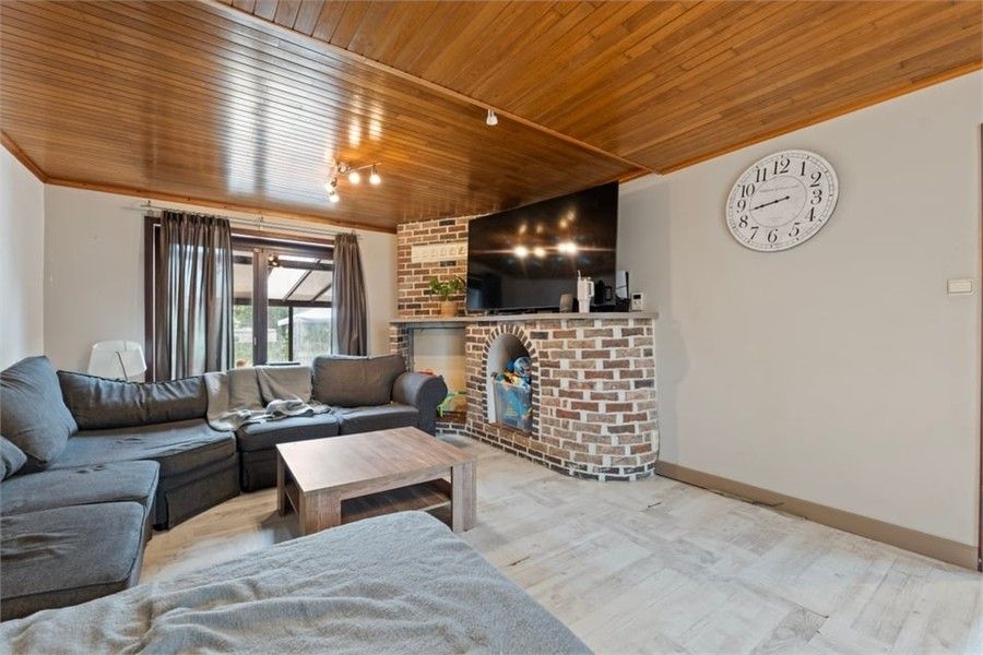 CHARMANTE GEZINSWONING OP EEN RUIM PERCEEL IN BUVINGEN foto 11