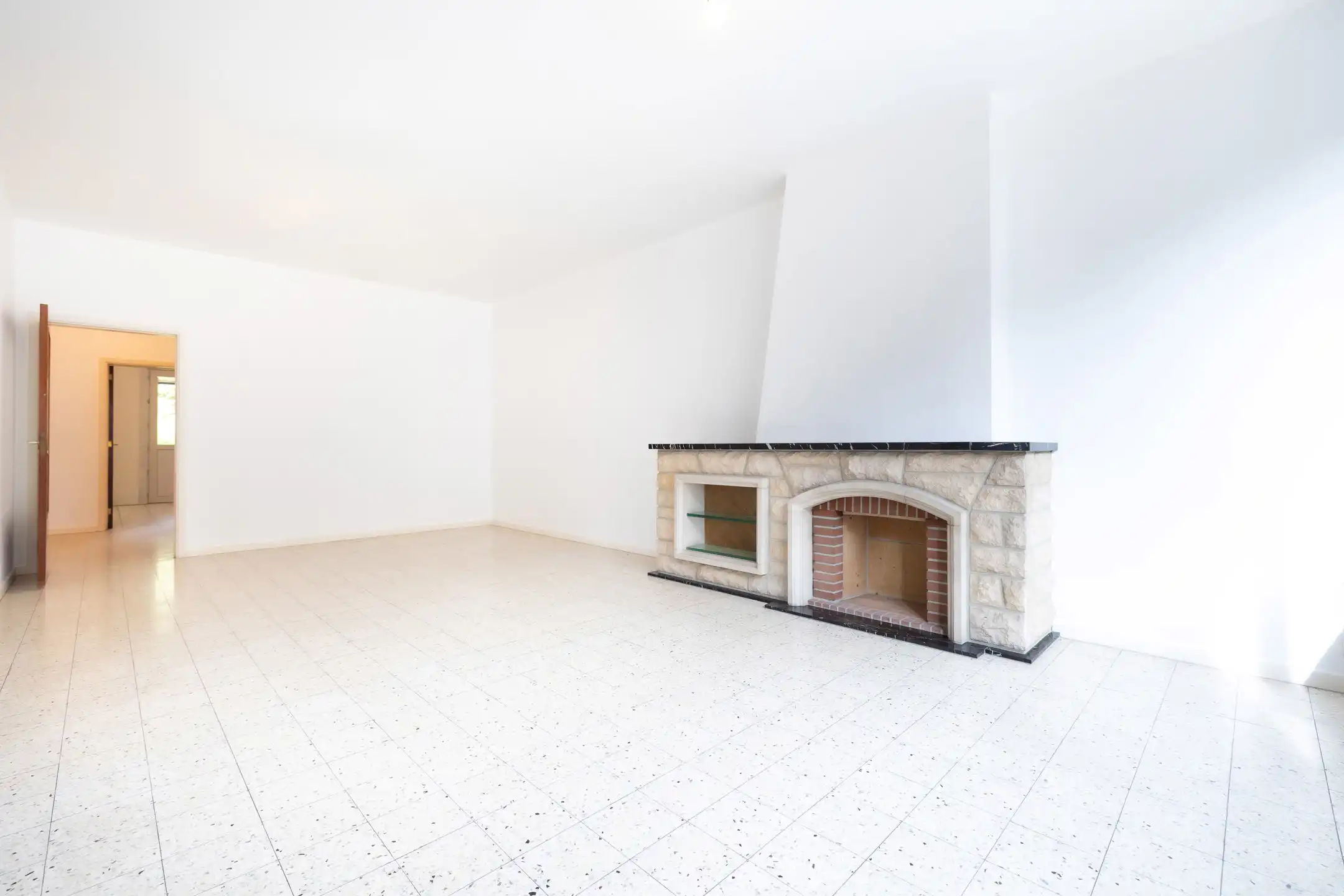 Appartement met 3 slaapkamers + tuin + garagebox foto 3