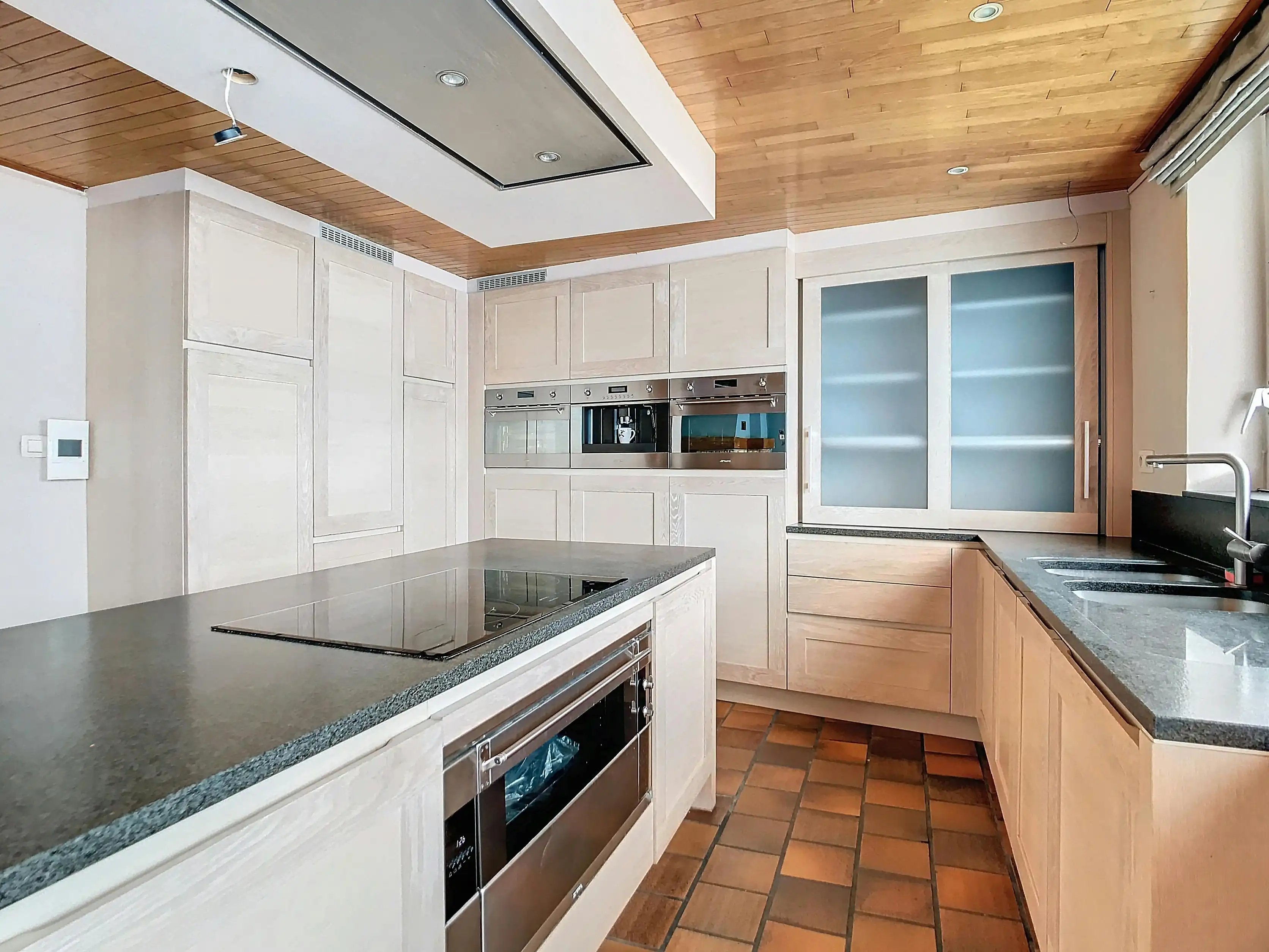 Ruim duplexappartement met handelsruimte centrum Zwijndrecht foto 8