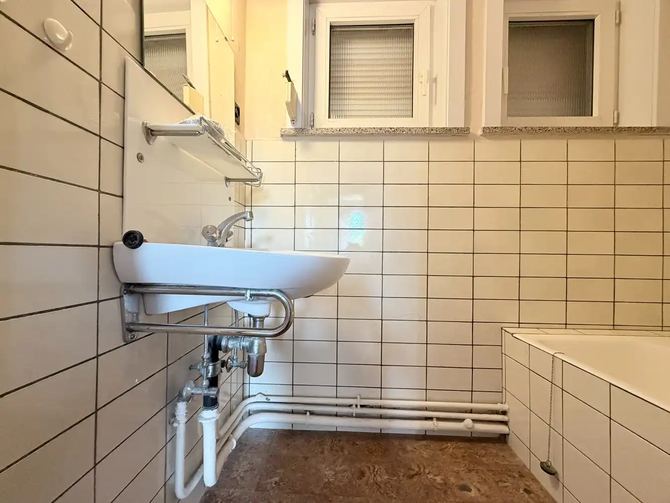 Te renoveren woning in het Centrum van Torhout foto 9