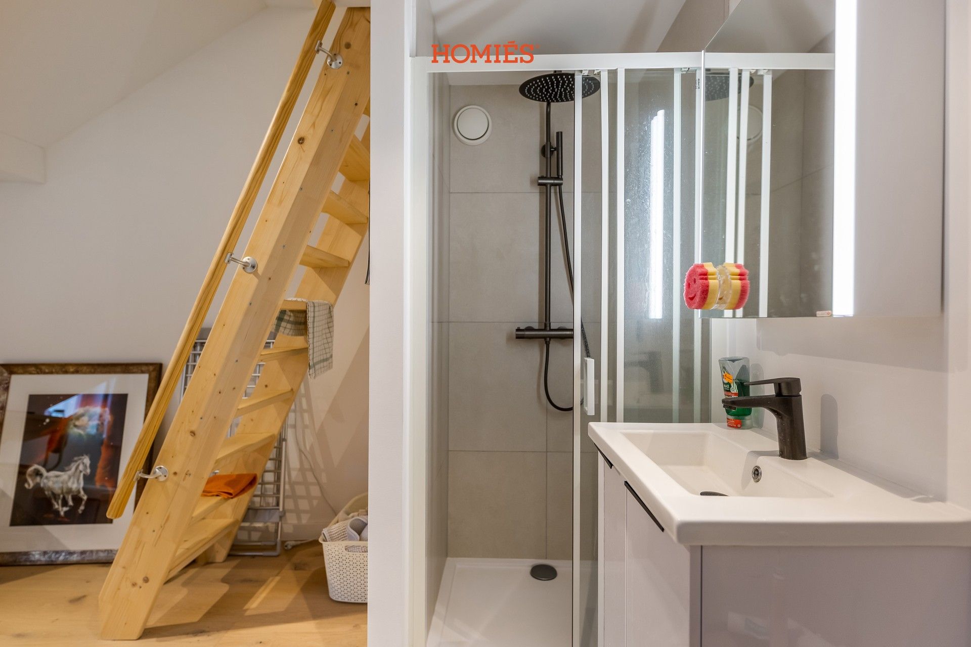 Studentenkamer met hoogslaper, privé douche & toilet foto 2