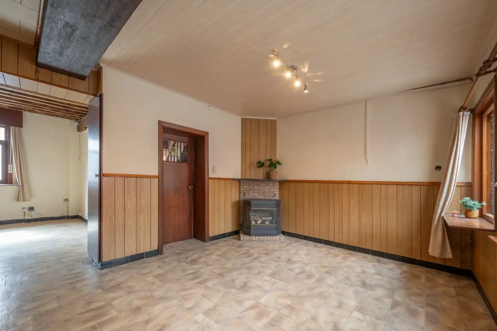 Karaktervolle Brugse woning met renovatiepotentieel vlakbij de Vesten foto 3