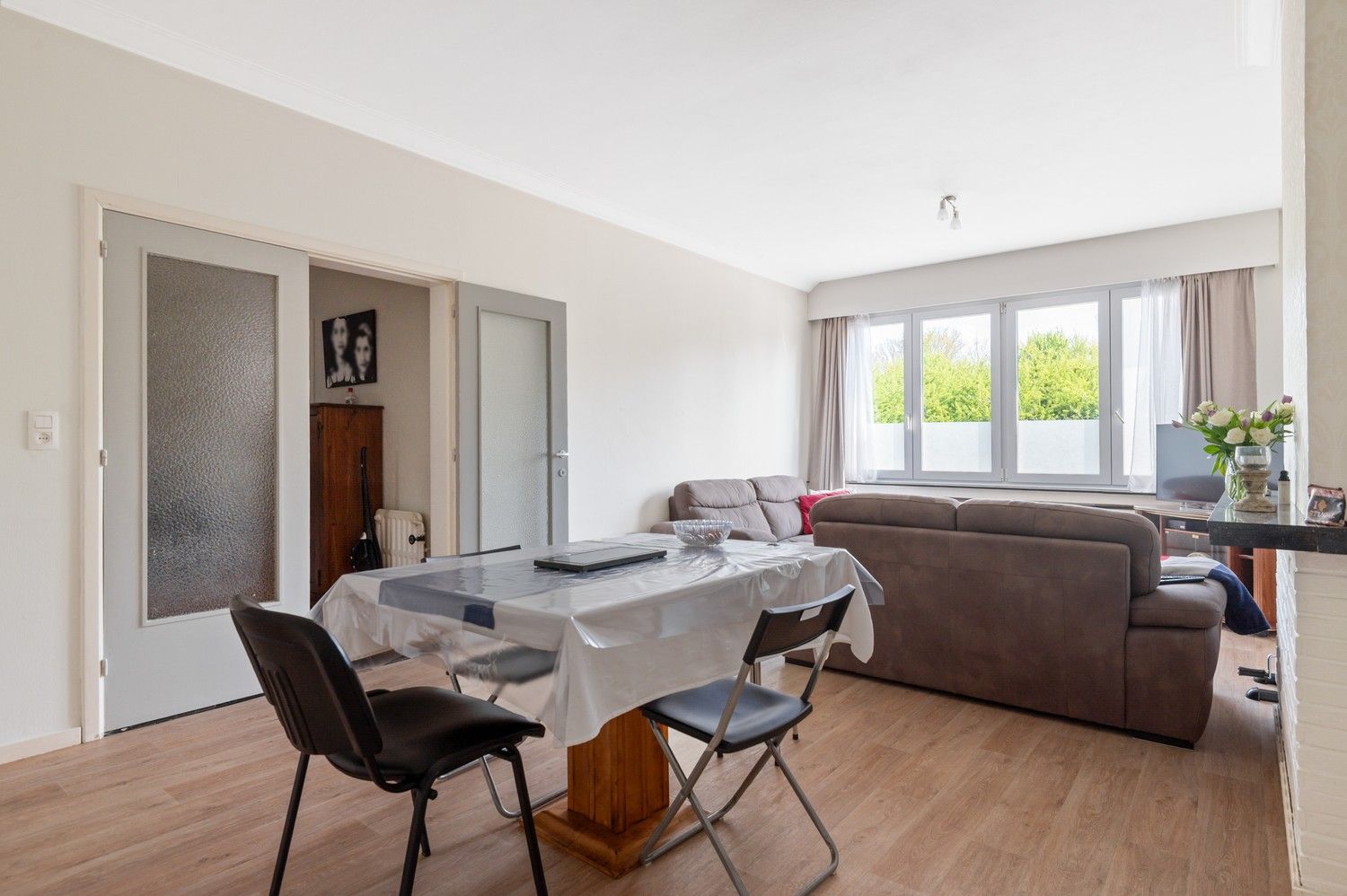 Gelijkvloers appartement met 2 ruime slaapkamers en tuin! foto 6