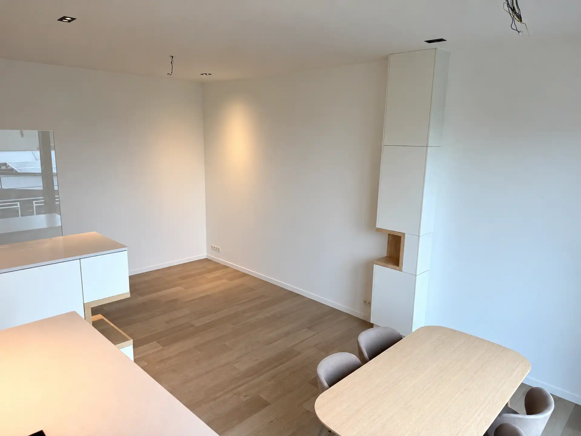 Prachtig gerenoveerd BEN- appartement met 2 slaapkamers en mooi terras te Antwerpen Berchem foto 5