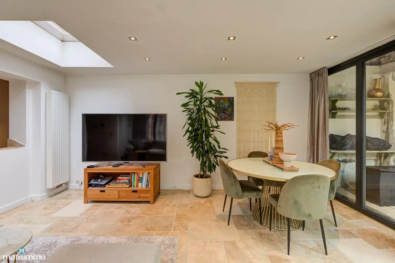 UNIEK 2-SLAAPKAMERAPPARTEMENT MET 2 ENSUITE BADKAMERS, KELDERBERGING EN RUIME BINNENKOER IN DE STADSKERN VAN TONGEREN foto 13