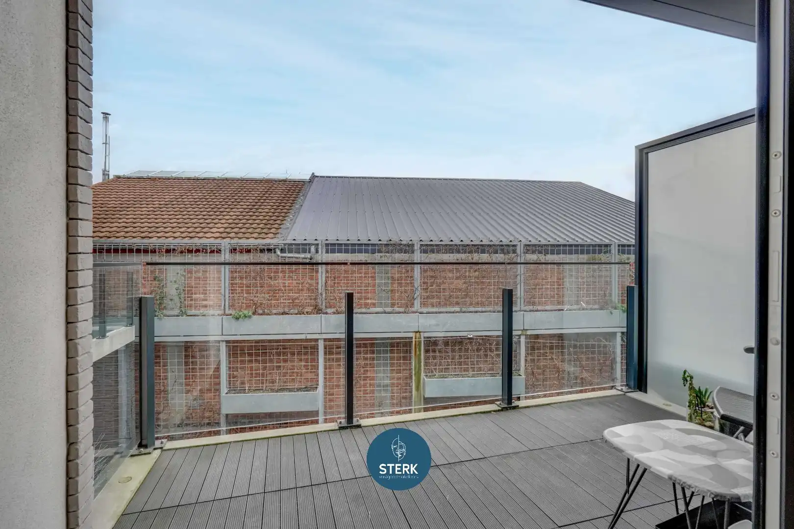 RECENT APPARTEMENT INCLUSIEF PARKING + 2 BERGINGEN IN CENTRUM LANAKEN !  foto 11