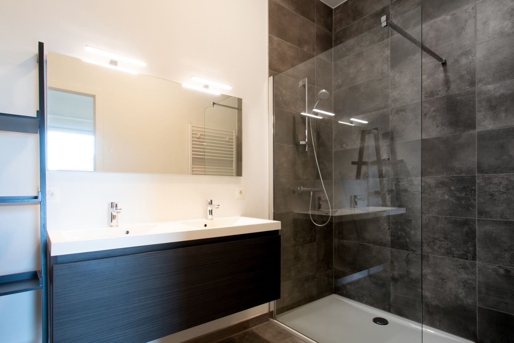 Ongemeubeld 1 slaapkamer app. met mooi terrras foto 13