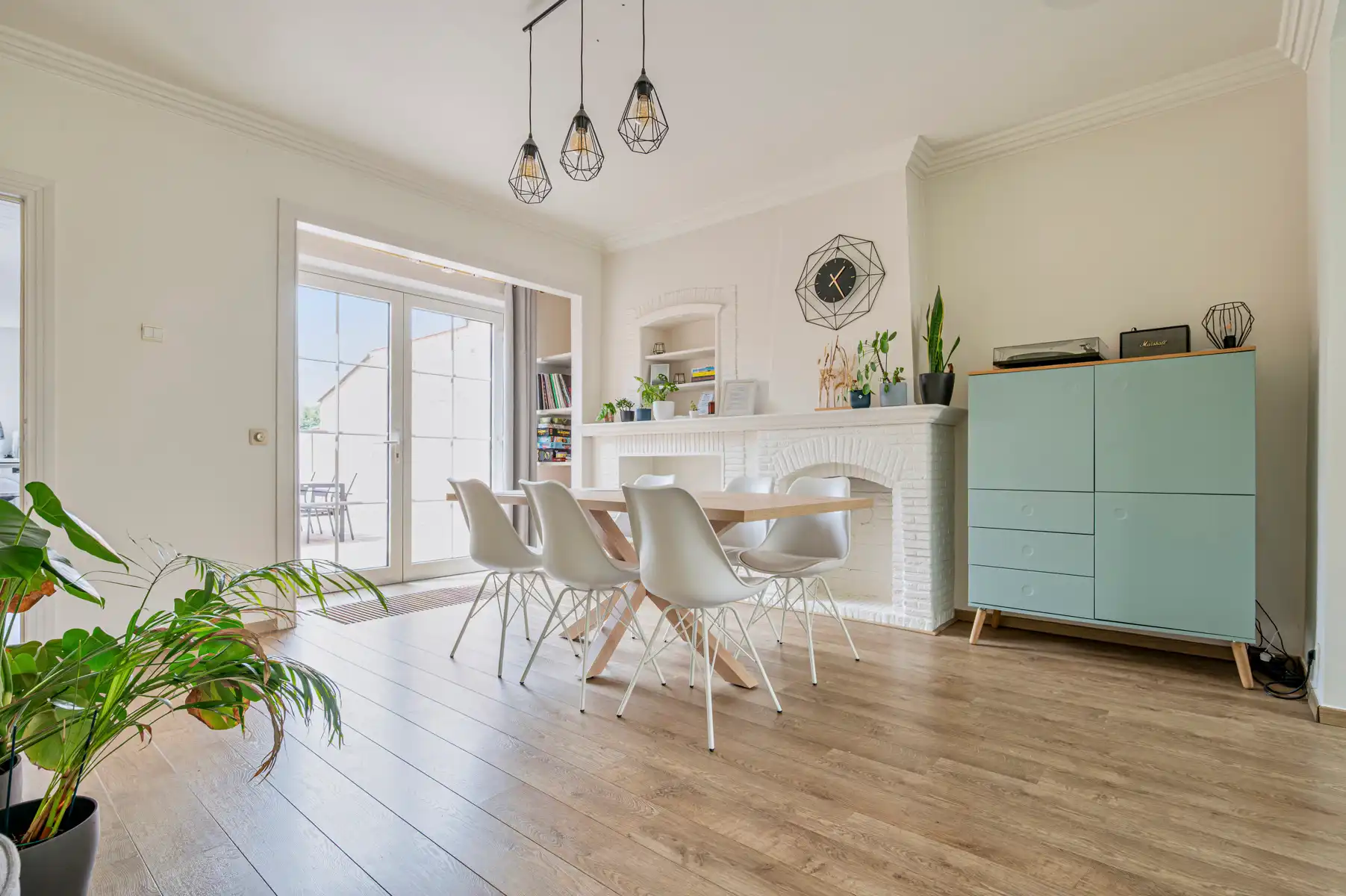 gerenoveerde woning met 3 slaapkamers en tuin  foto {{pictureIndex}}
