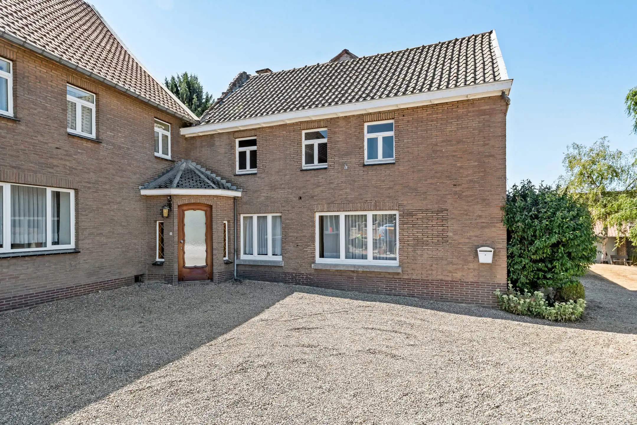 Karaktervolle woning met atelier in de Voerstreek foto 2