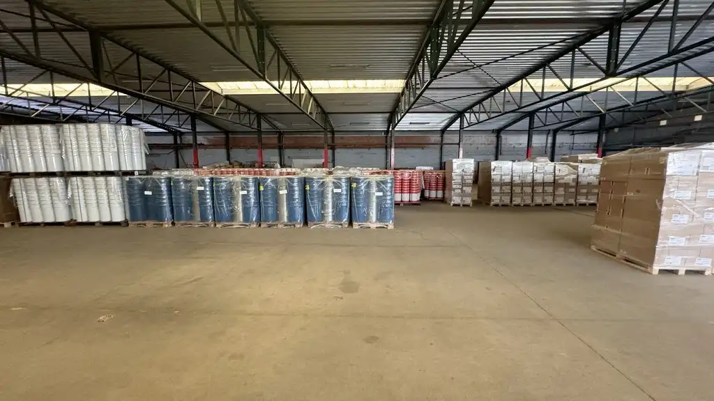 Loods met kantoor te huur nabij E313 in Wommelgem foto 8