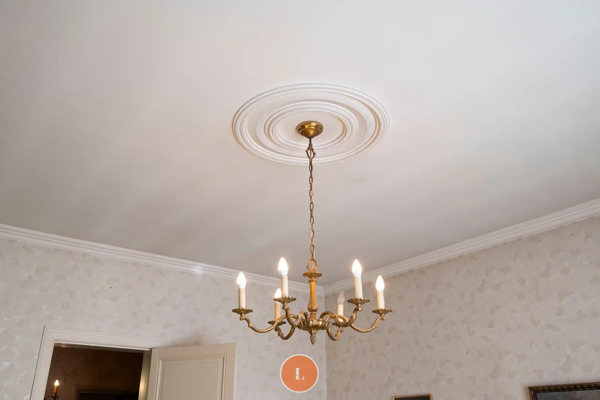 Karaktervolle te renoveren woning foto 5