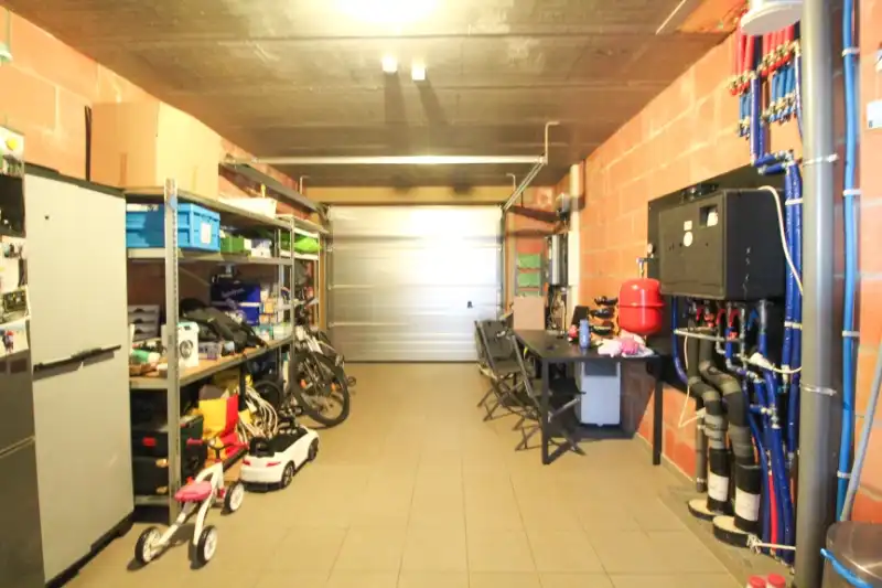 Ruime nieuwbouwwoning met inpandige garage te Roeselare foto 6