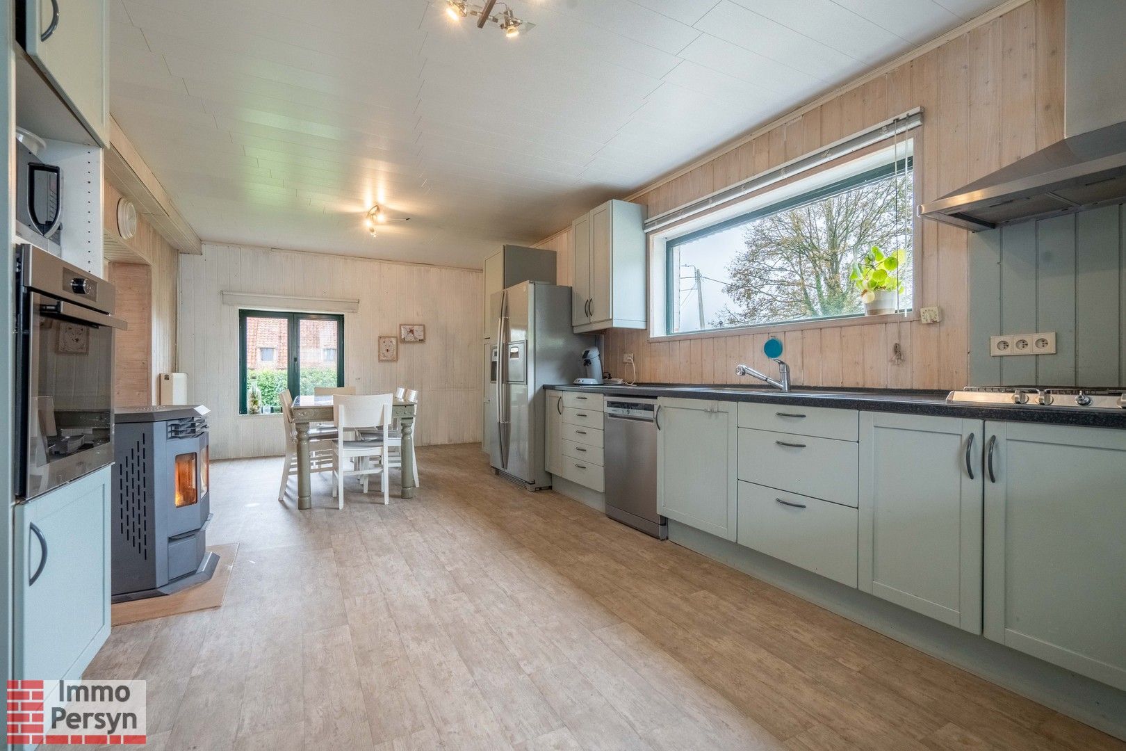 Uitstekend gelegen woning in een groene omgeving, op bijna 20 are grond. foto 9