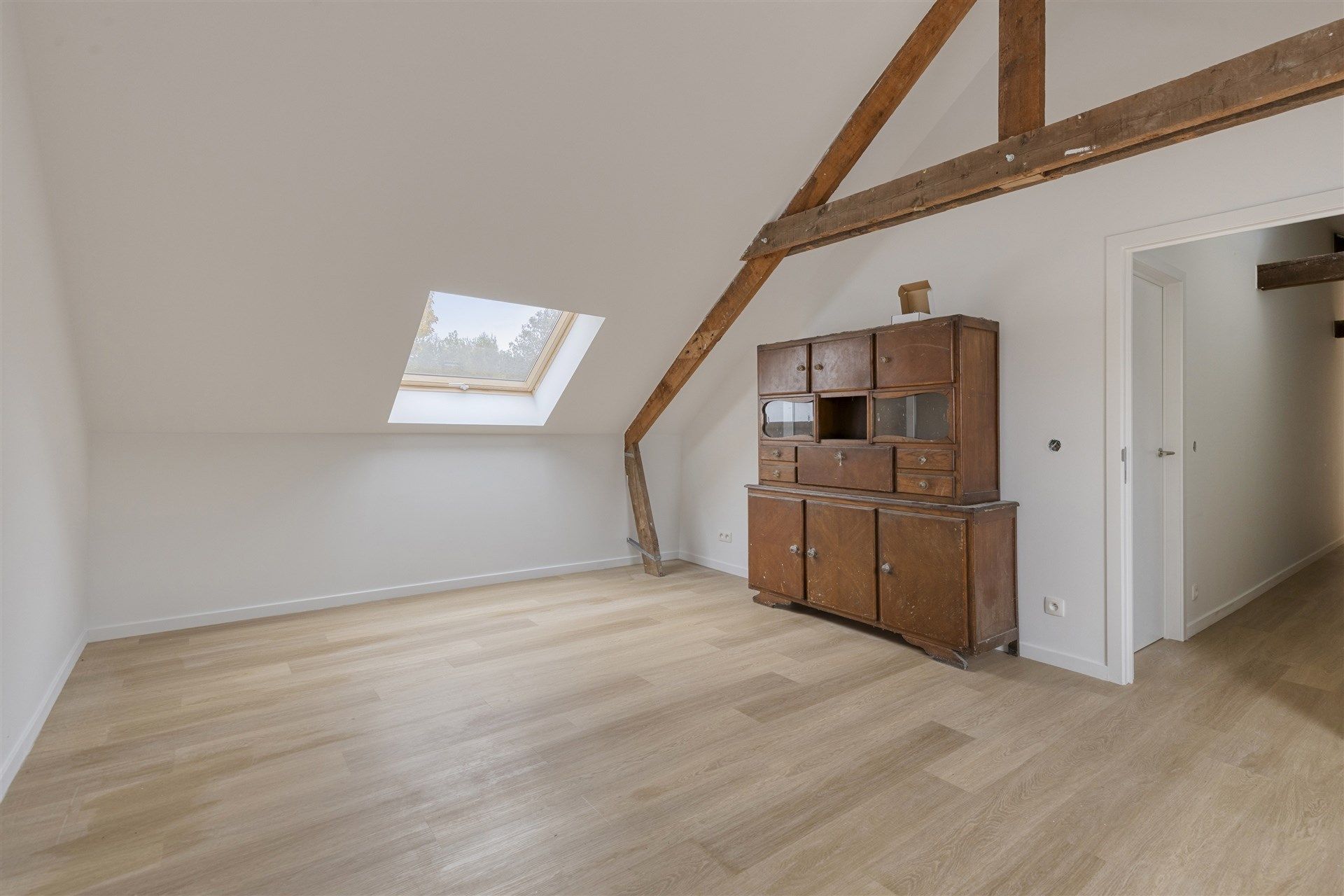 Luxueuze woning met riante tuin te Sint-Lievens-Houtem foto 22