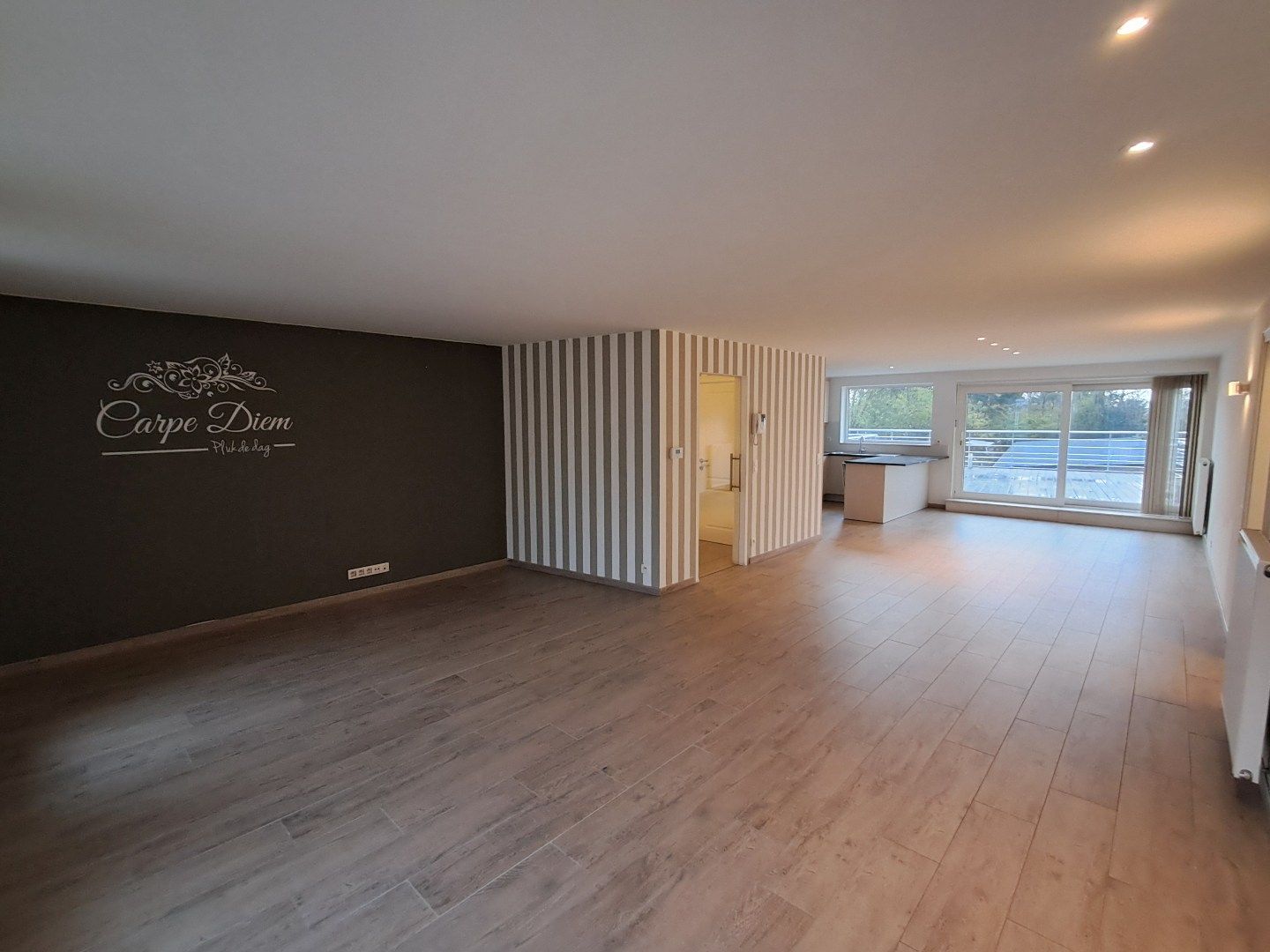 Ruim appartement met prachtig terras te Sijsele! foto {{pictureIndex}}