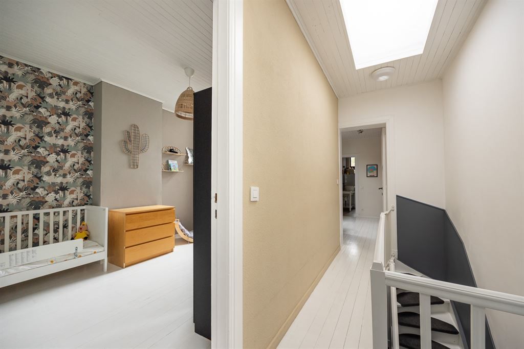 Gerenoveerde woning met zonnige tuin op toplocatie foto 18