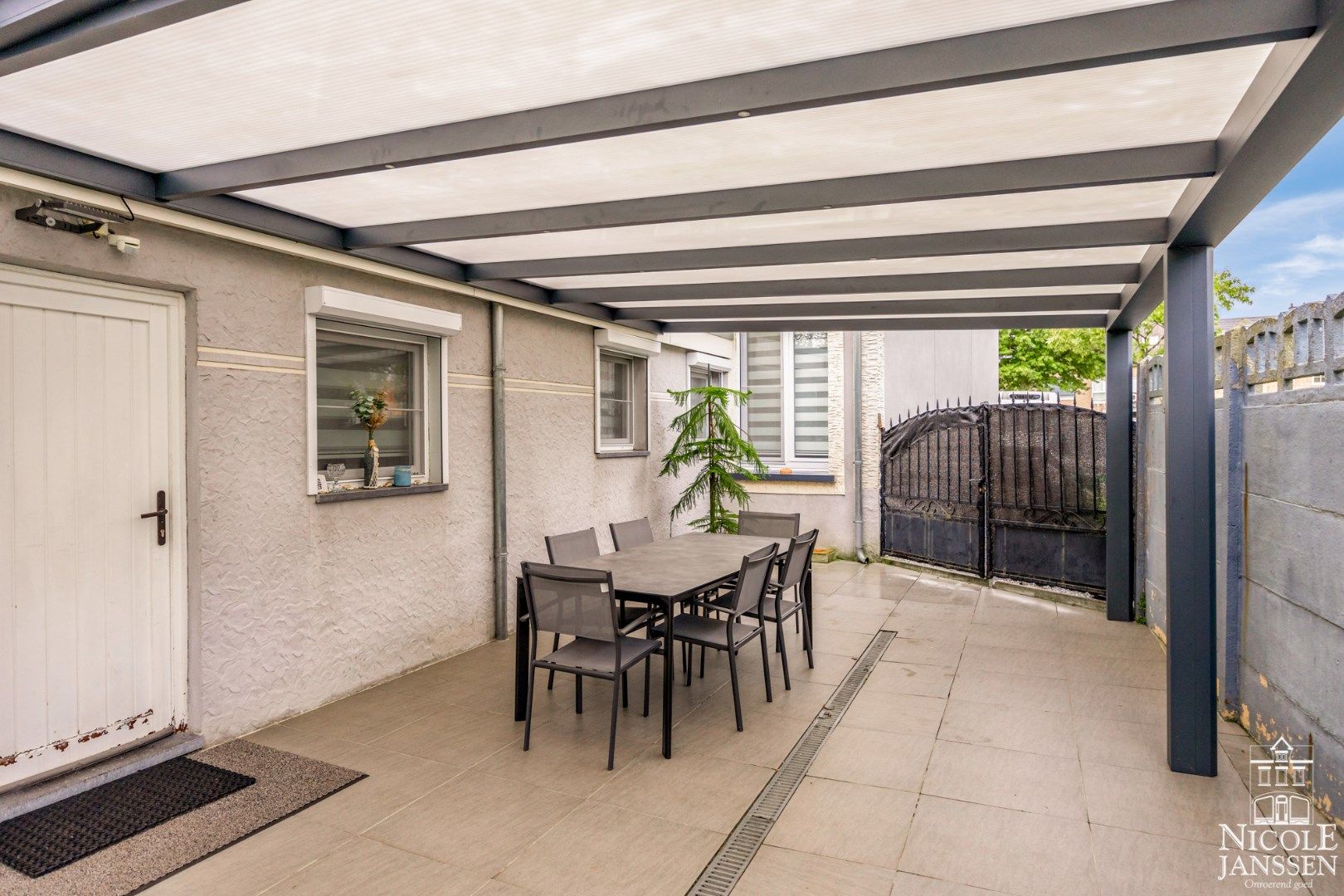 Gerenoveerde gezinswoning  foto 48