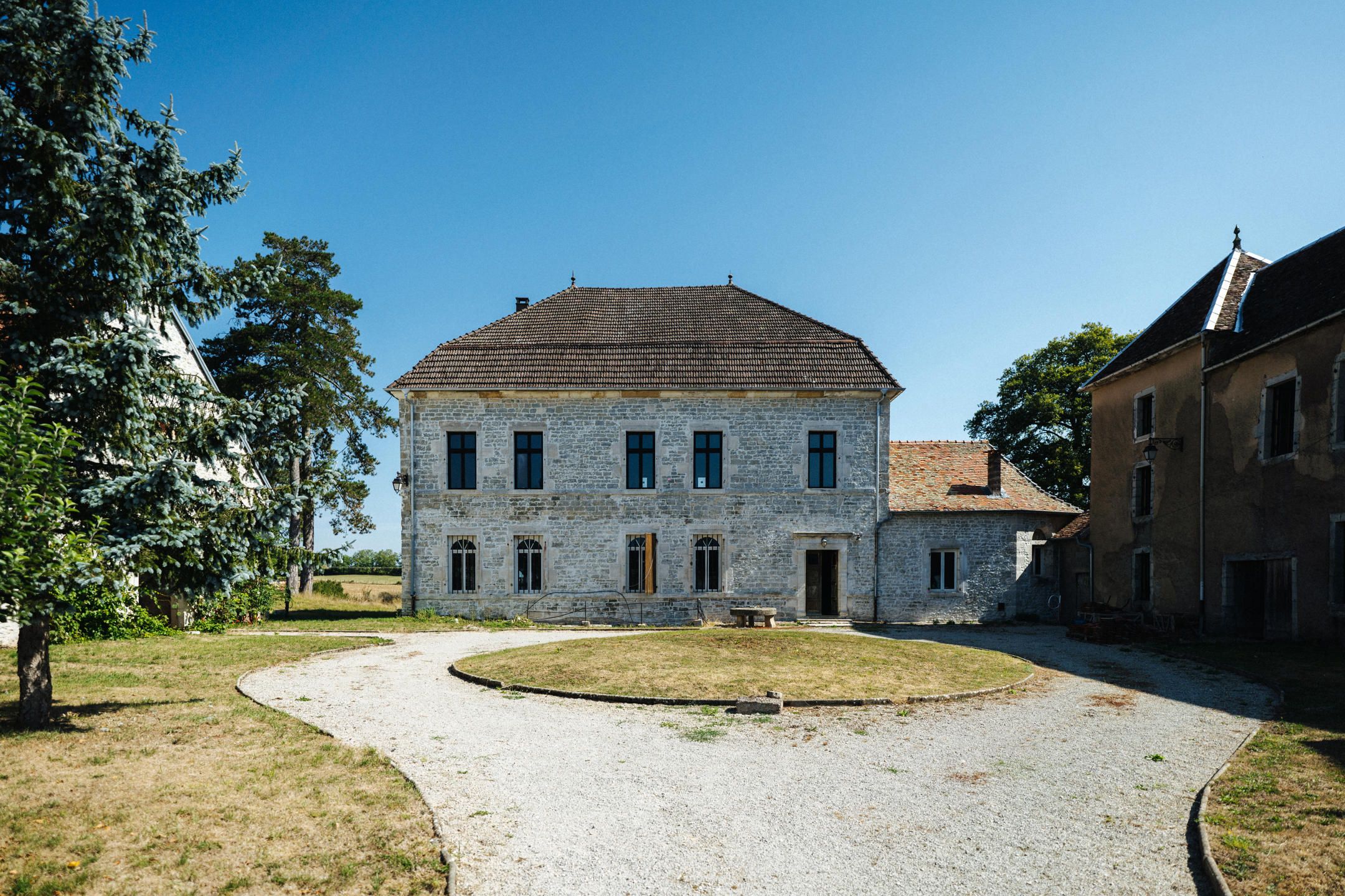 Prachtige eigendom gelegen in "Bouhans-les-Montbozon"... foto {{pictureIndex}}