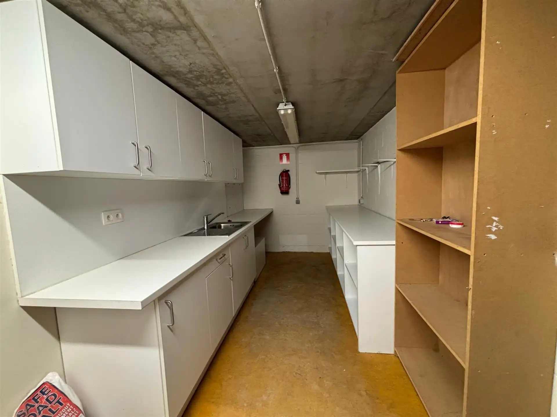 Uitstekend gelegen handelspand 150m², met 137m² opslagruimte en keuken foto 15