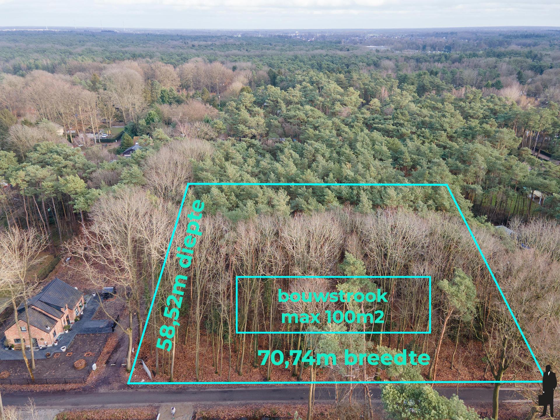 Perceel grond in bosrijke omgeving. foto {{pictureIndex}}