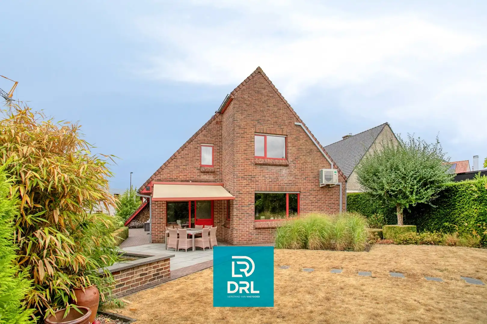 Grote villa met praktijkruimte en prachtige tuin te Knesselare foto 12