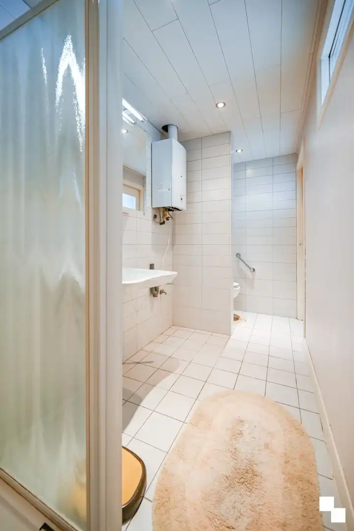 Centraal gelegen woonst met drie slaapkamers te Izegem foto 20