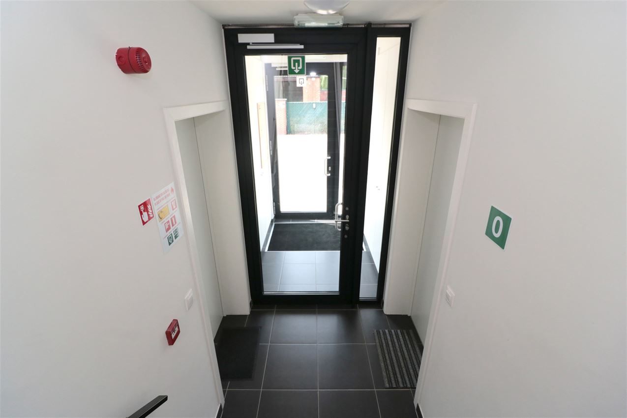3 appartementen en 4 autostaanplaatsen foto 63