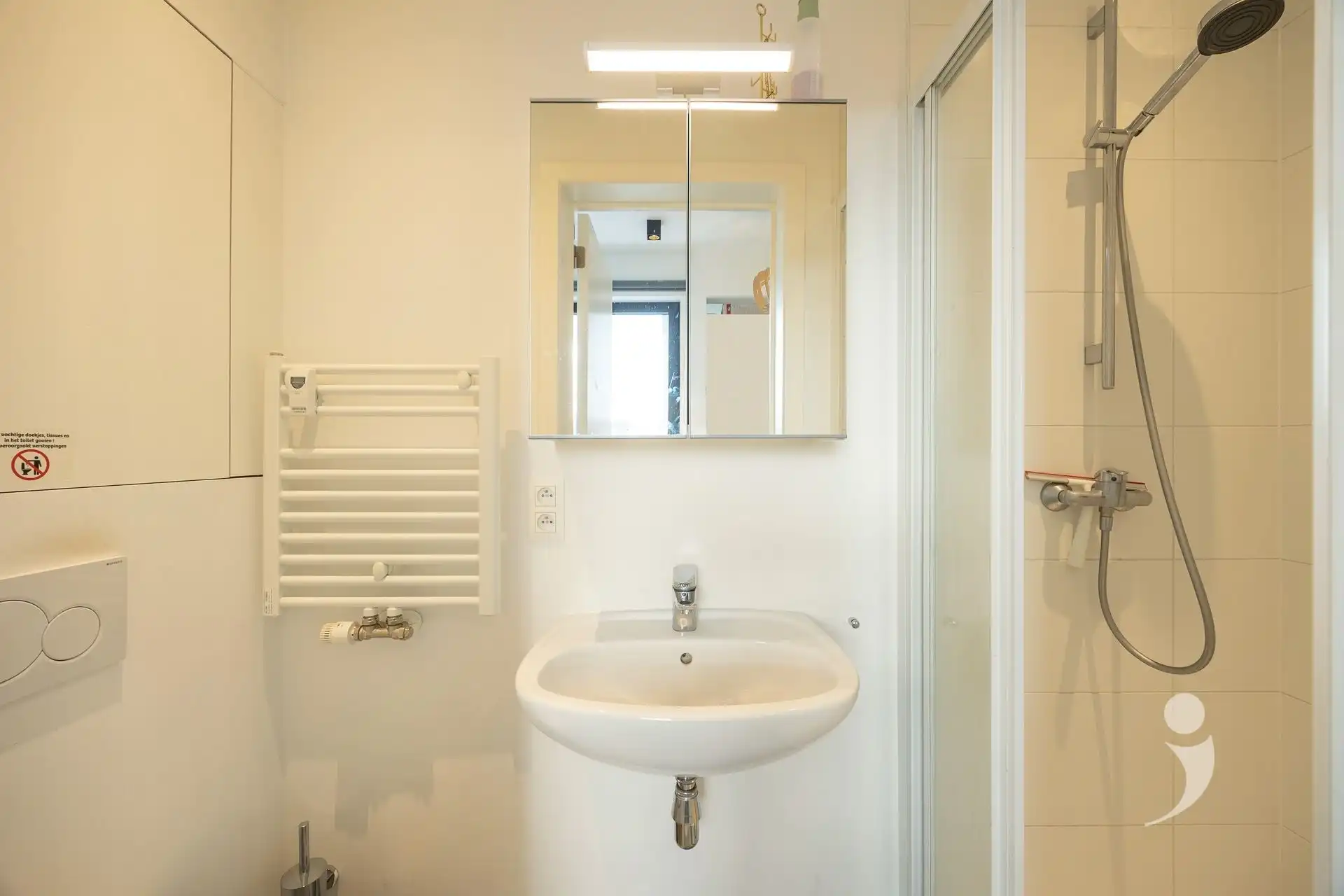 Building met 8 kamers foto 28