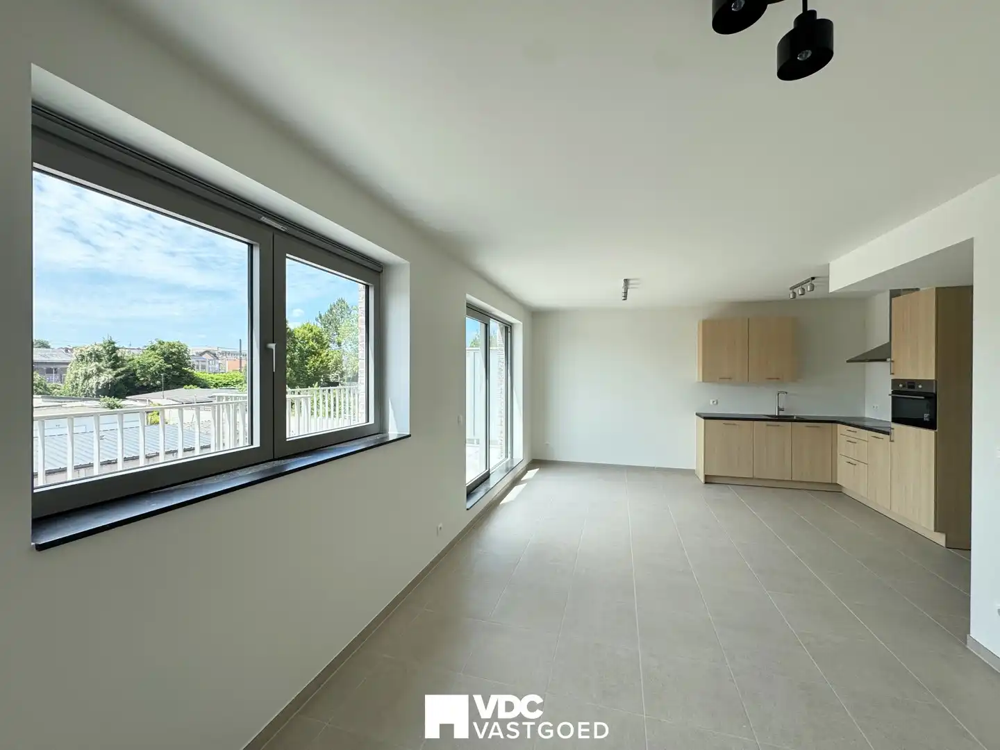 Nieuwbouwappartement met terras en autostaanplaats nabij centrum Tongeren foto 5