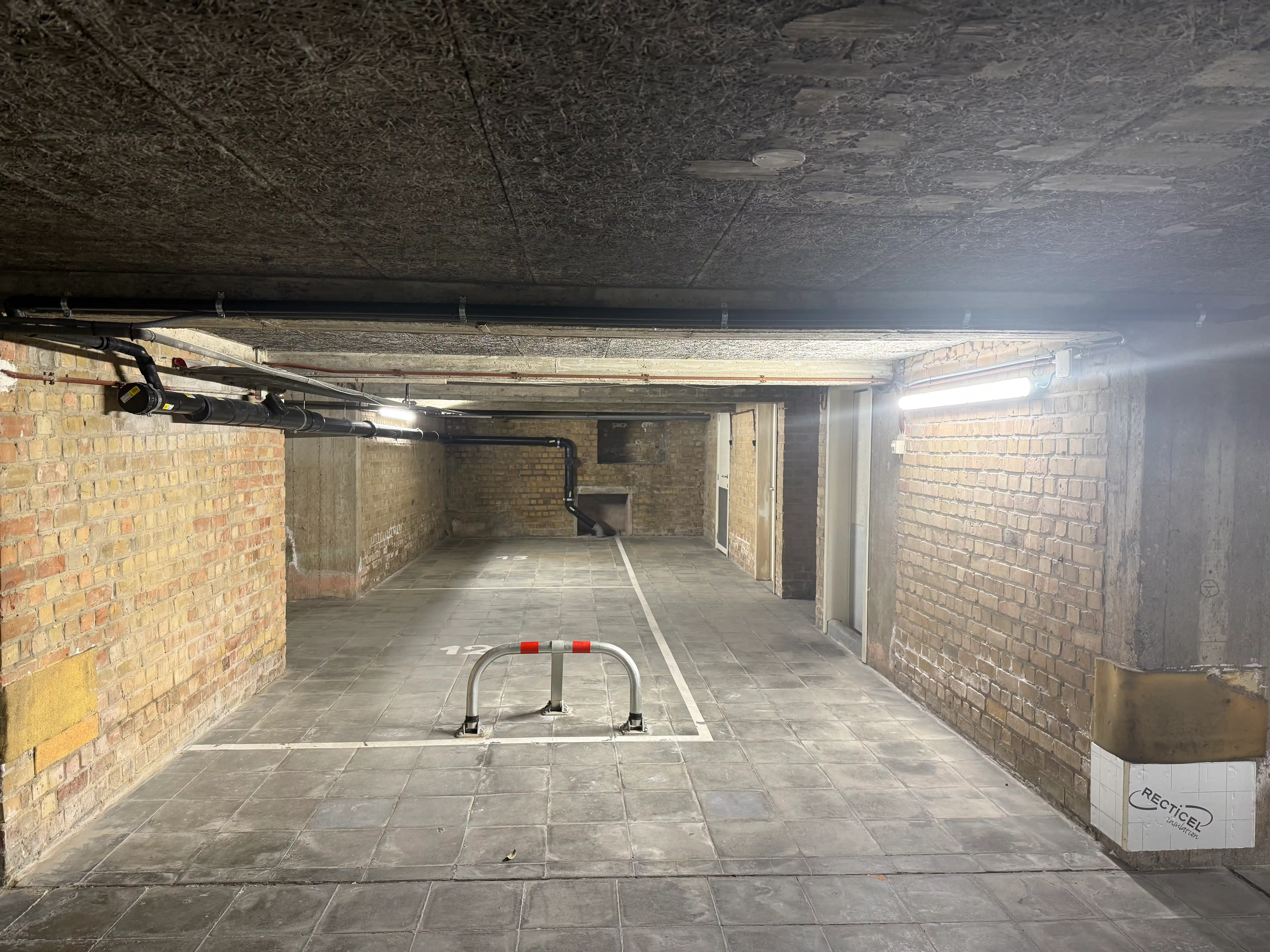 Dubbele autostaanplaats in het centrum van Knokke foto 2