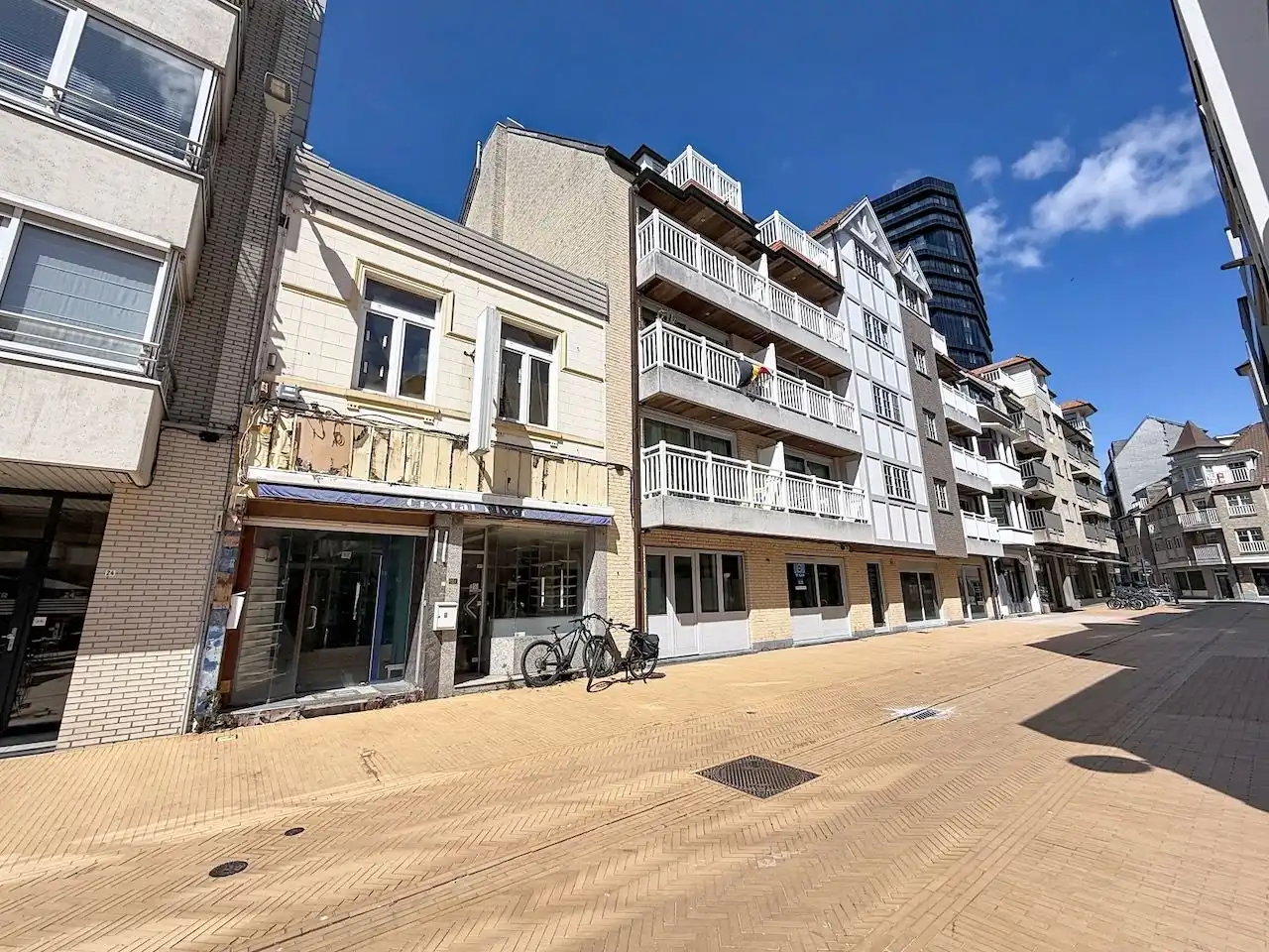 Buitengewoon ruim gelijkvloers appartement met 3 slaapkamers en hobbyruimte foto 2