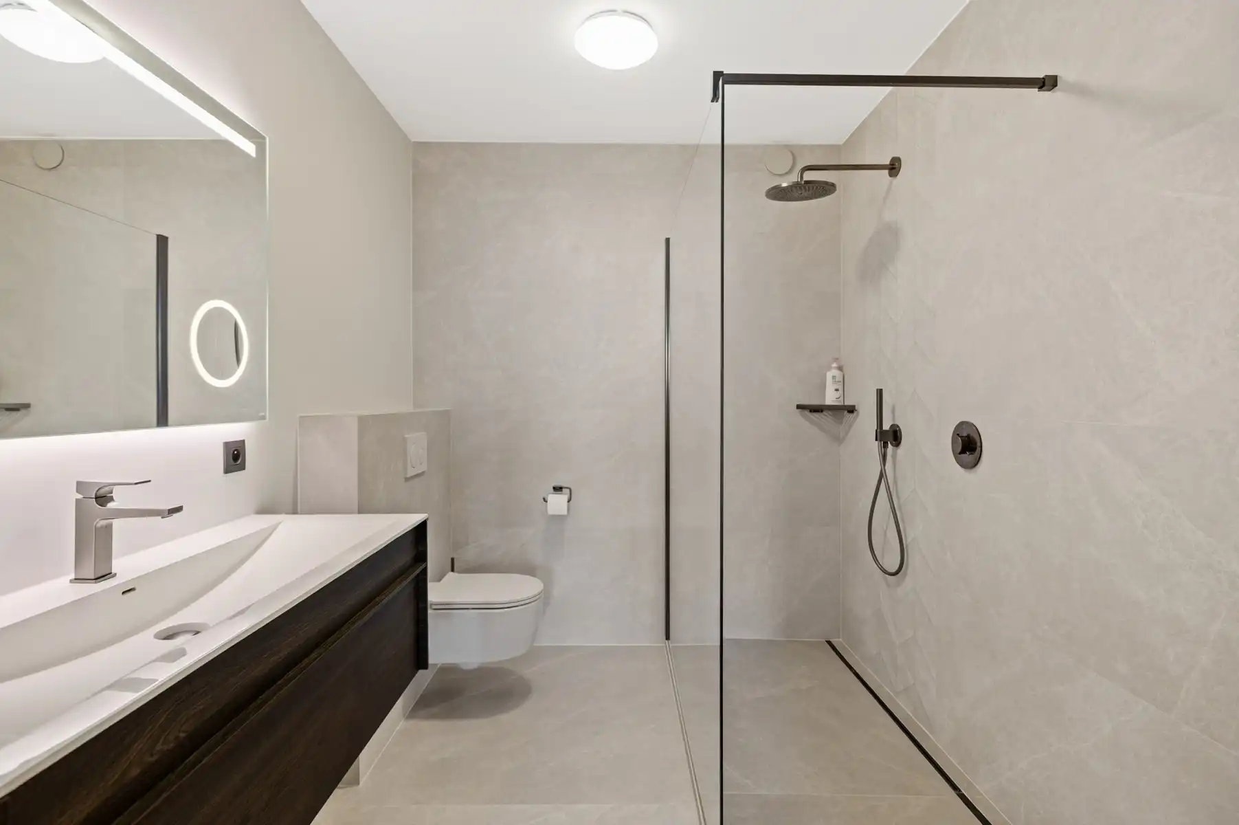 Volledig gerenoveerd en instapklaar appartement 121m² + 26m² terras foto 14