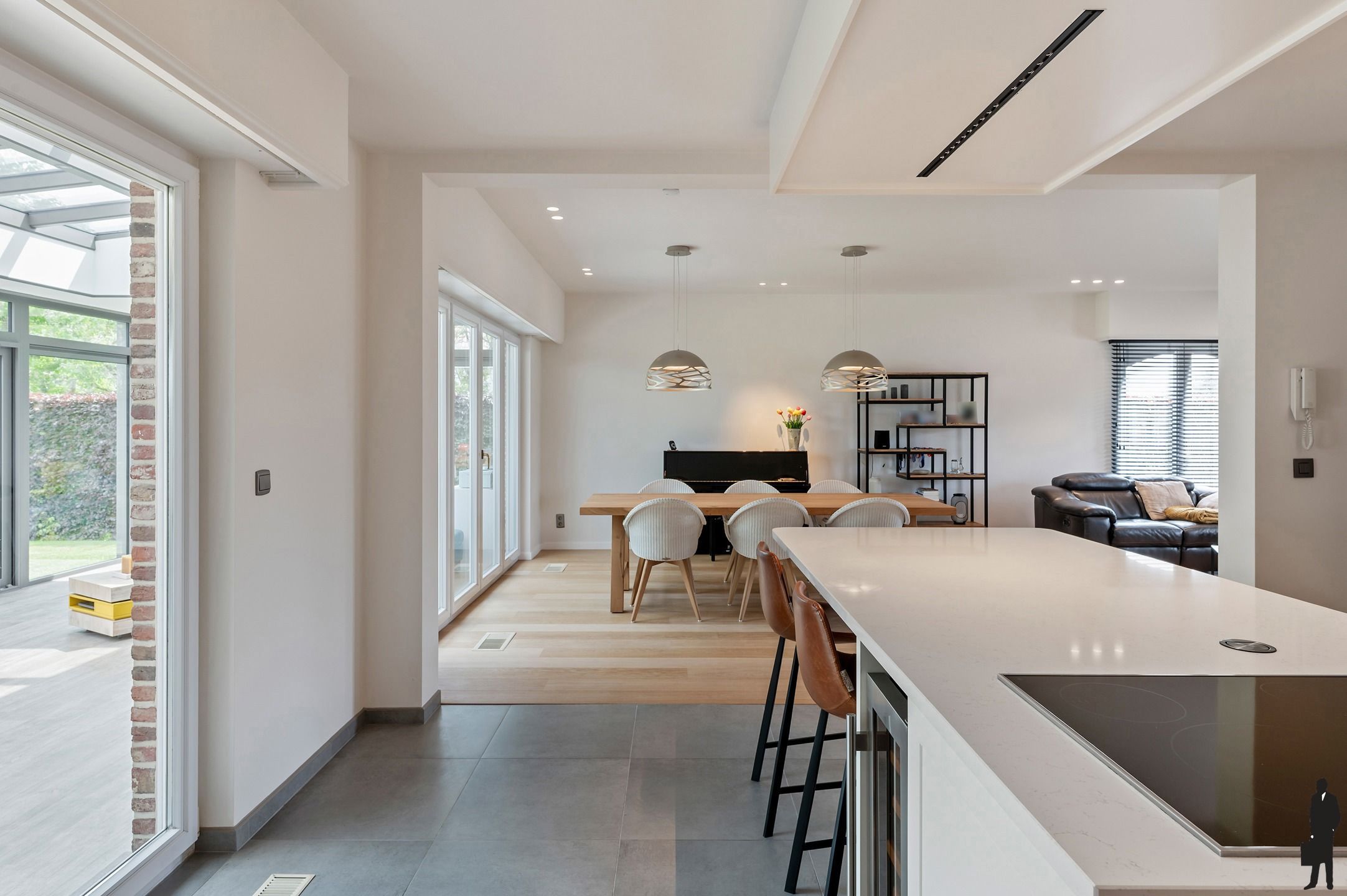 Ruime en instapklare woning (320m²) met 4 slaapkamers en prachtig zicht op weiland op een perceel van 928m² foto 5