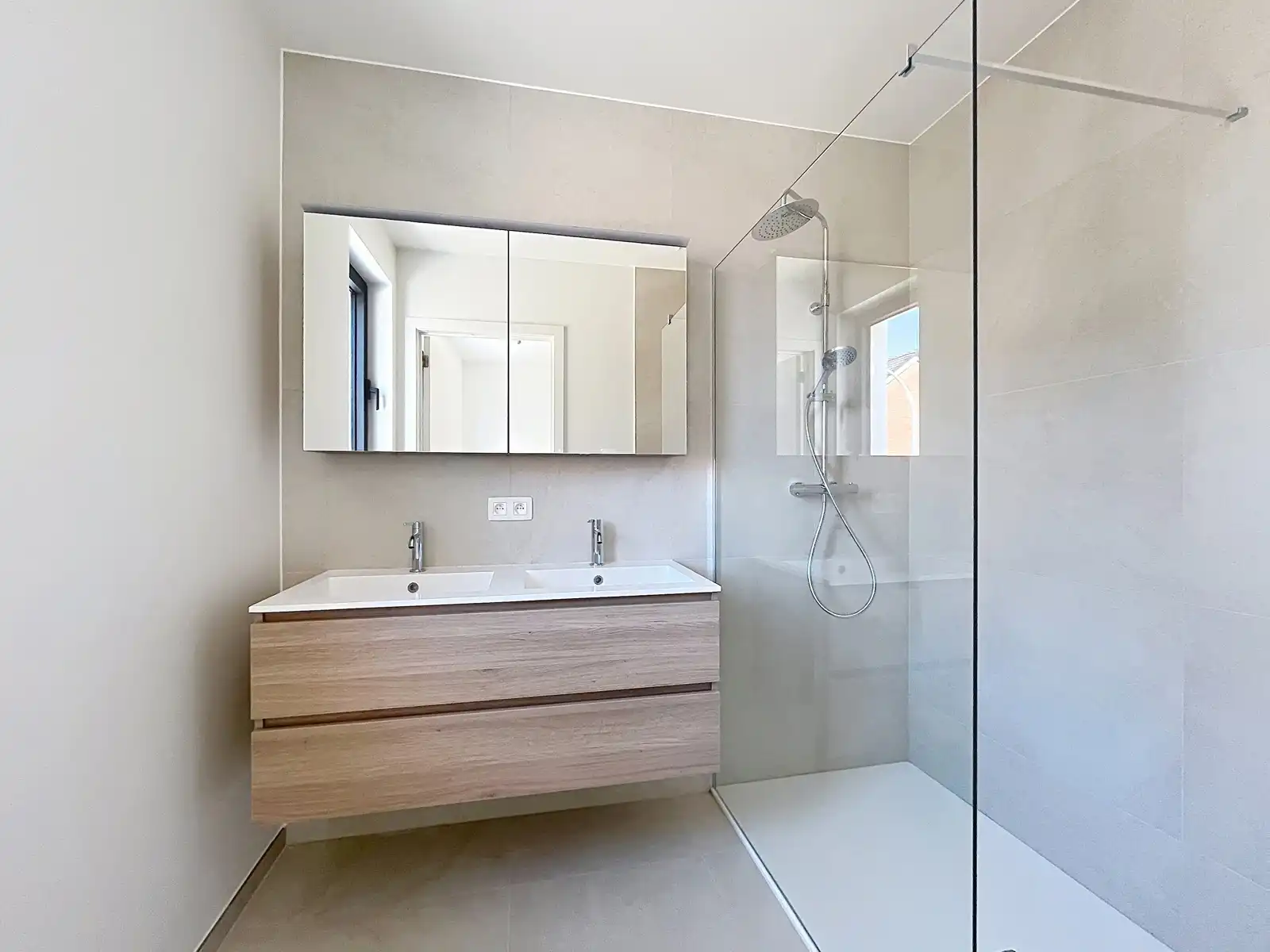 Nieuwbouw 1slaapkamer appartement met terras foto 20